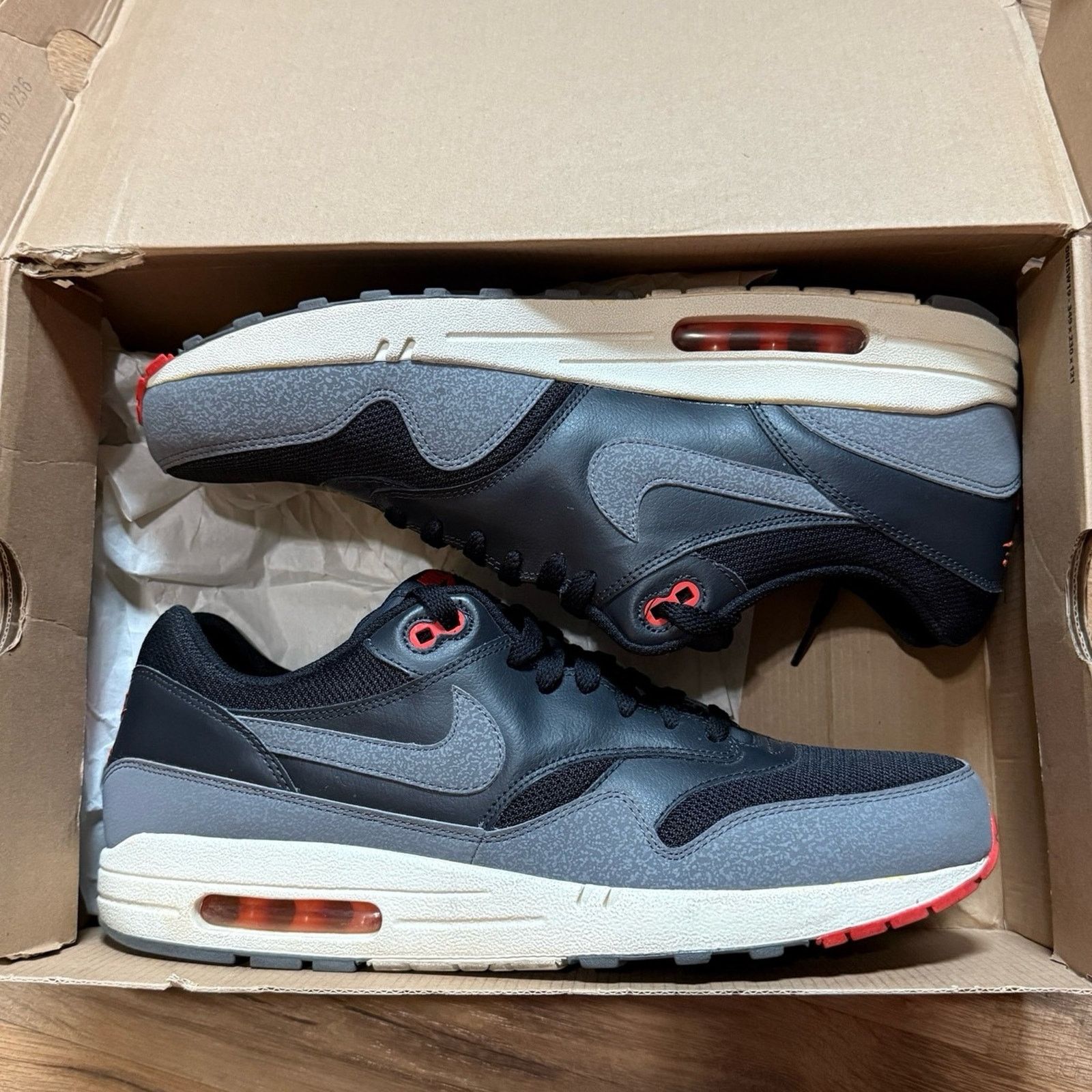 Nike 2012 Nike Air Max 1 Black Cool Grey Anthracite Size US 13 / EU 46 - 1 Thumbnail