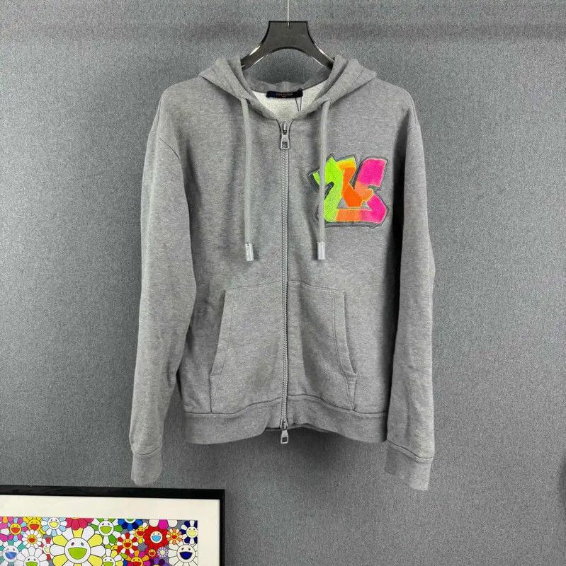 Louis Vuitton Louis Vuitton Gray Men's Hoodie with Colorful Patch 0089 Size US S / EU 44-46 / 1 - 1 Thumbnail