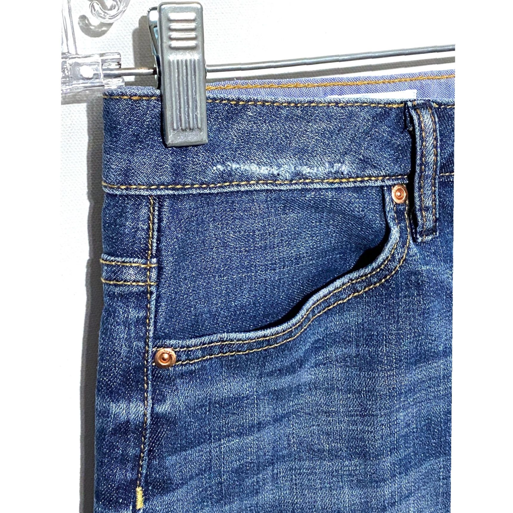 Gap VINTAGE Gap 1969 Denim Jean Skirt Gold Button Front Stretch Sz 24/00 Classic Preppy Y2K Women Skirt A-Line Knee Length Blue Cotton Spandex Mulit? Size 24" / US 00 / IT 34 - 4 Thumbnail