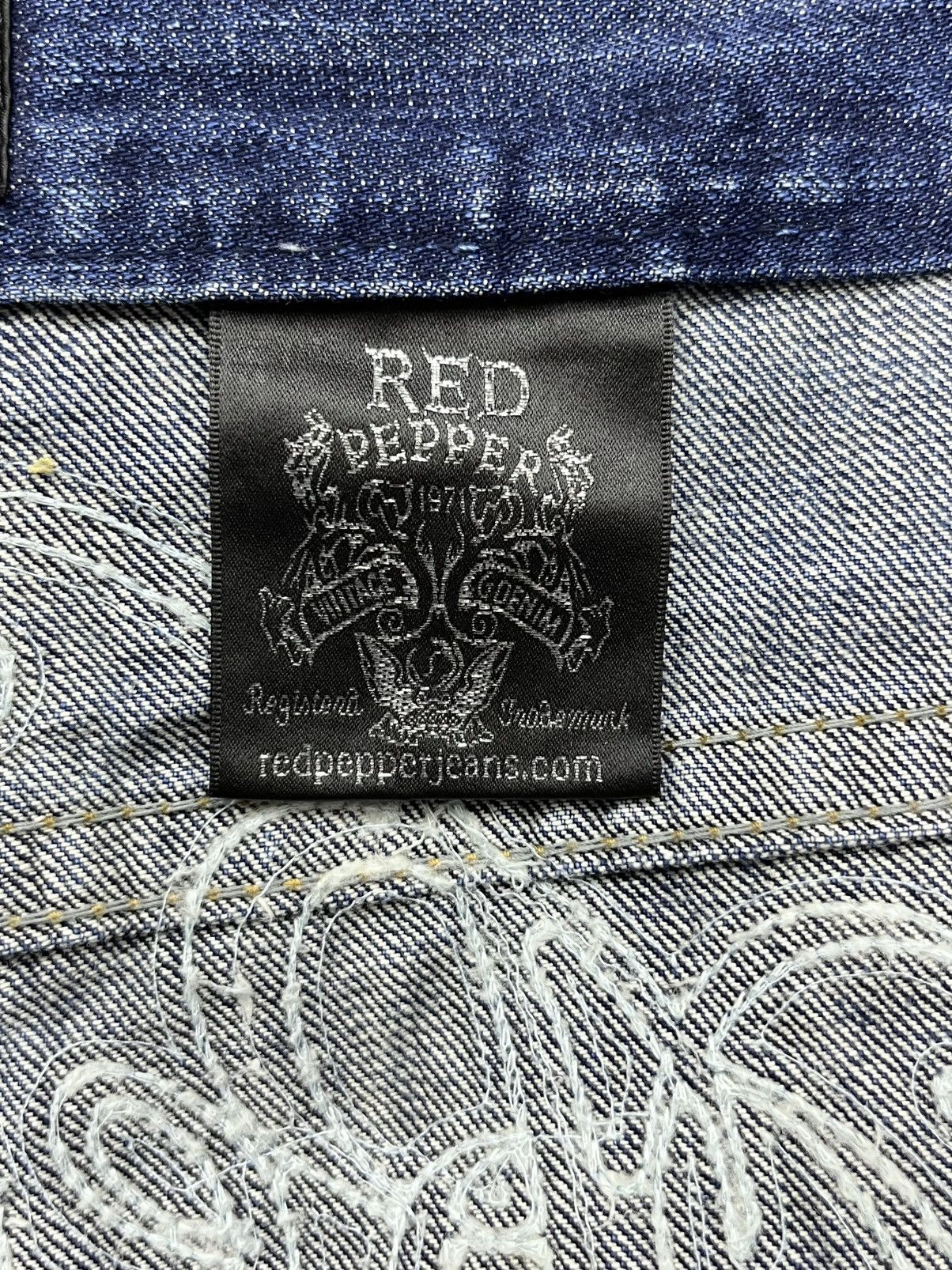 Vintage FYE🔥Vintage RED PEPPER Punk Angel Wings Big Spell-out Jeans Size 31" - 19 Thumbnail