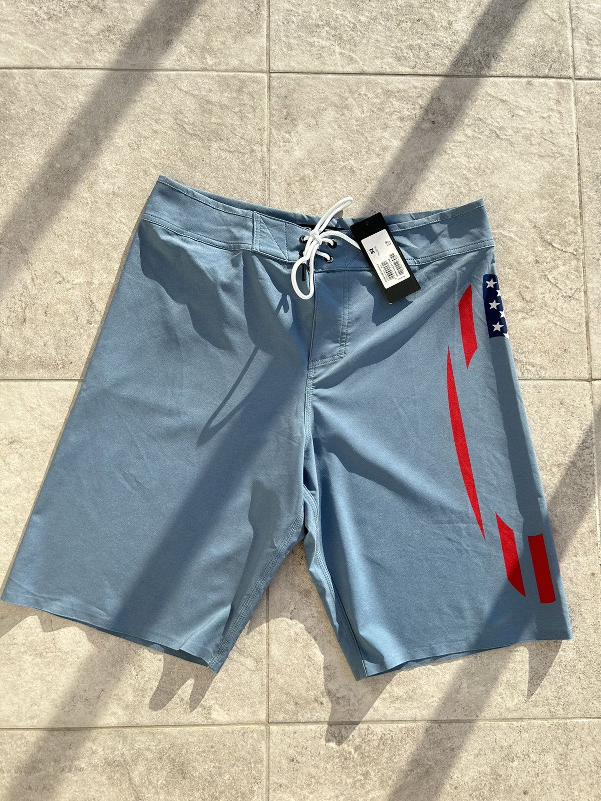Oakley Oakley COLOR BLOCK SHADE BOARDSHORT 21 Size US 32 / EU 48 - 1 Thumbnail