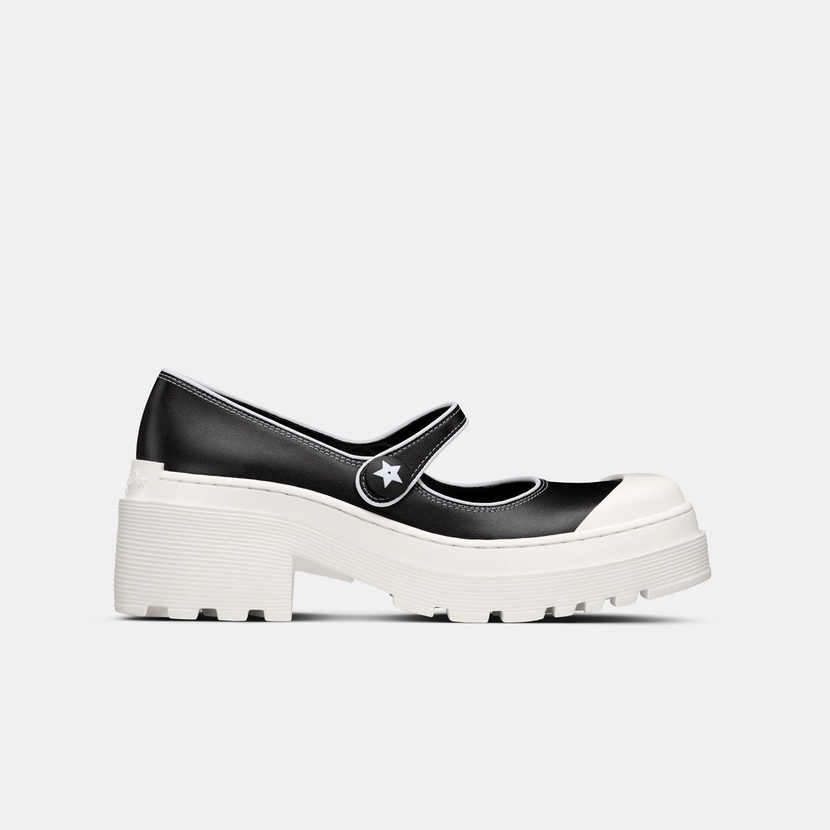 o1bcso1str0224 Sneaker in Black & White