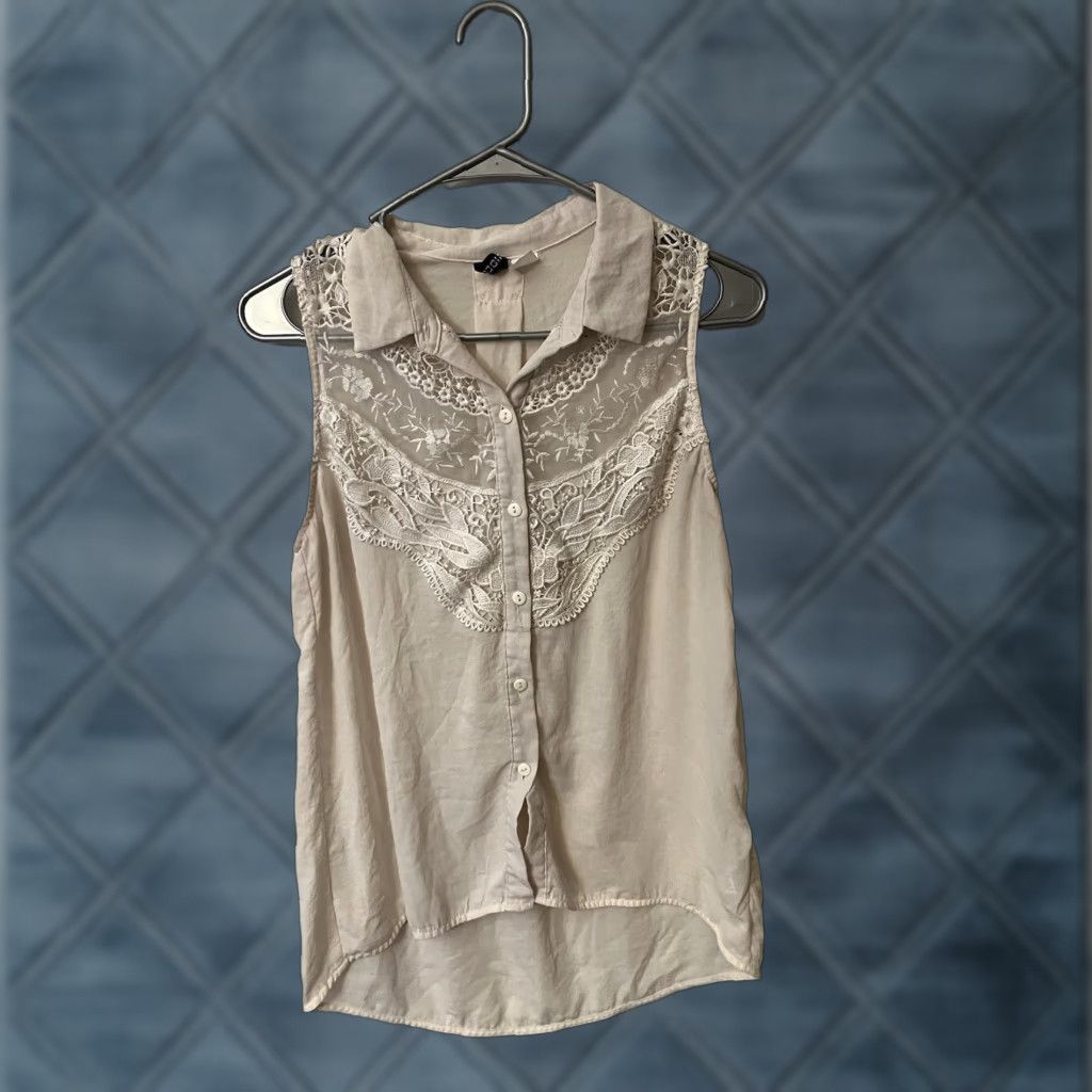 H&M H&M Button-Up Blouse Pink Solid Sleeveless Polyester Women 8 Casual Workwear Business Formal Mock Neck Sheer/All Seasons Size M / US 6-8 / IT 42-44 - 1 Thumbnail