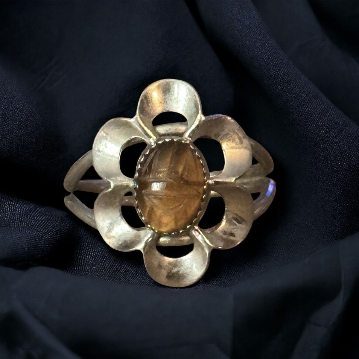 Vintage Vintage silver tone tigers eye flower ring Size ONE SIZE - 1 Thumbnail