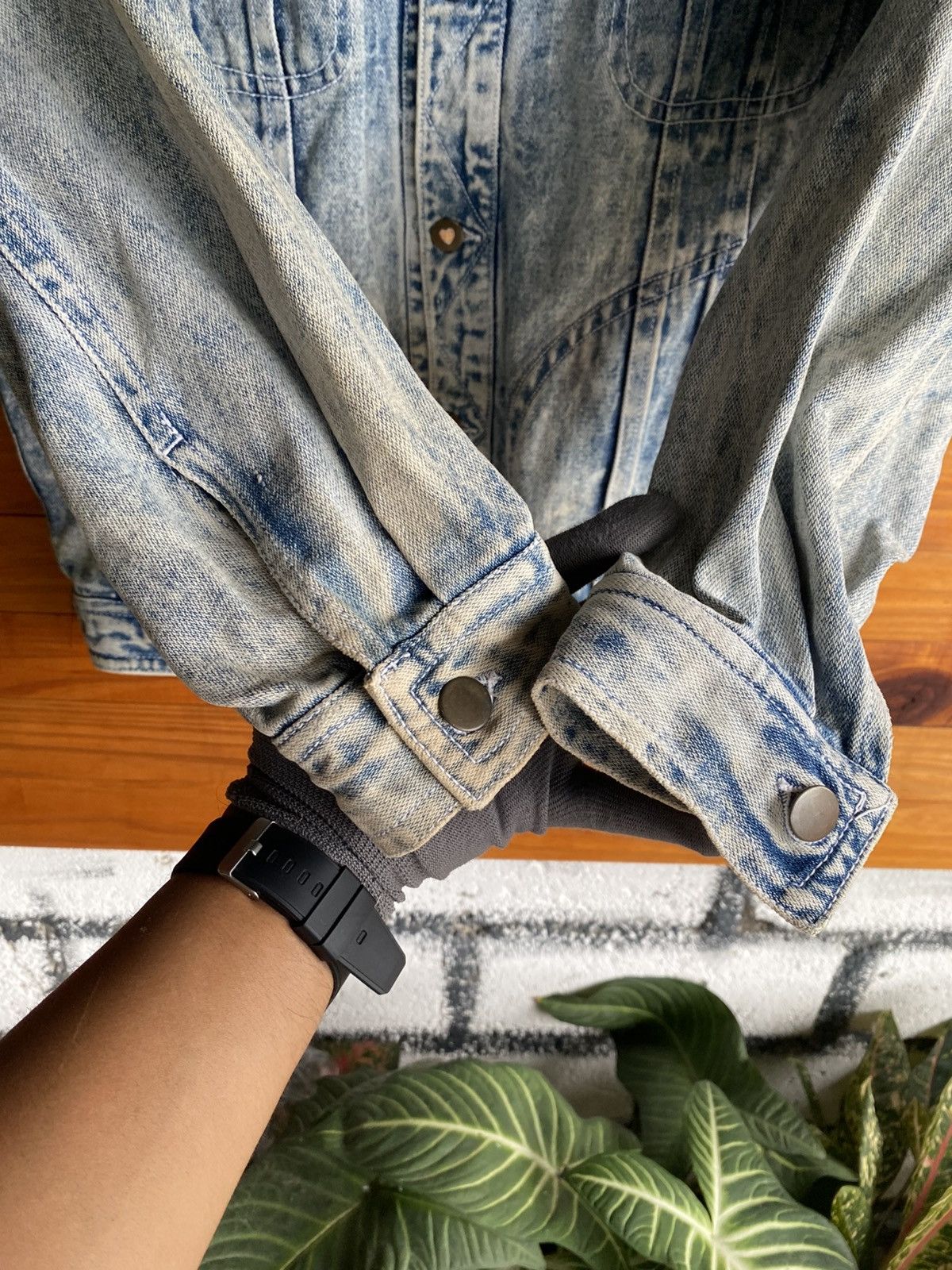 Vintage Vintage 1980s Acid-Wash Denim Jacket Unisex Retro Blue Jean Size US L / EU 52-54 / 3 - 15 Thumbnail