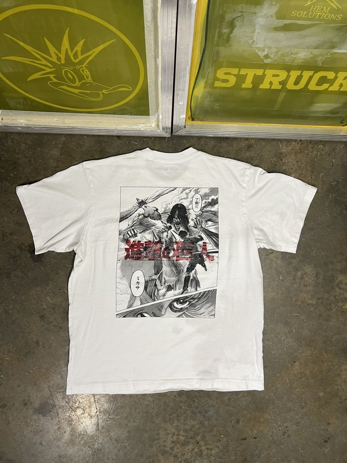 Uniqlo UNIQLO X Attack On Titan T-Shirt Founding Titan Tee SIZE M Size US M / EU 48-50 / 2 - 1 Thumbnail