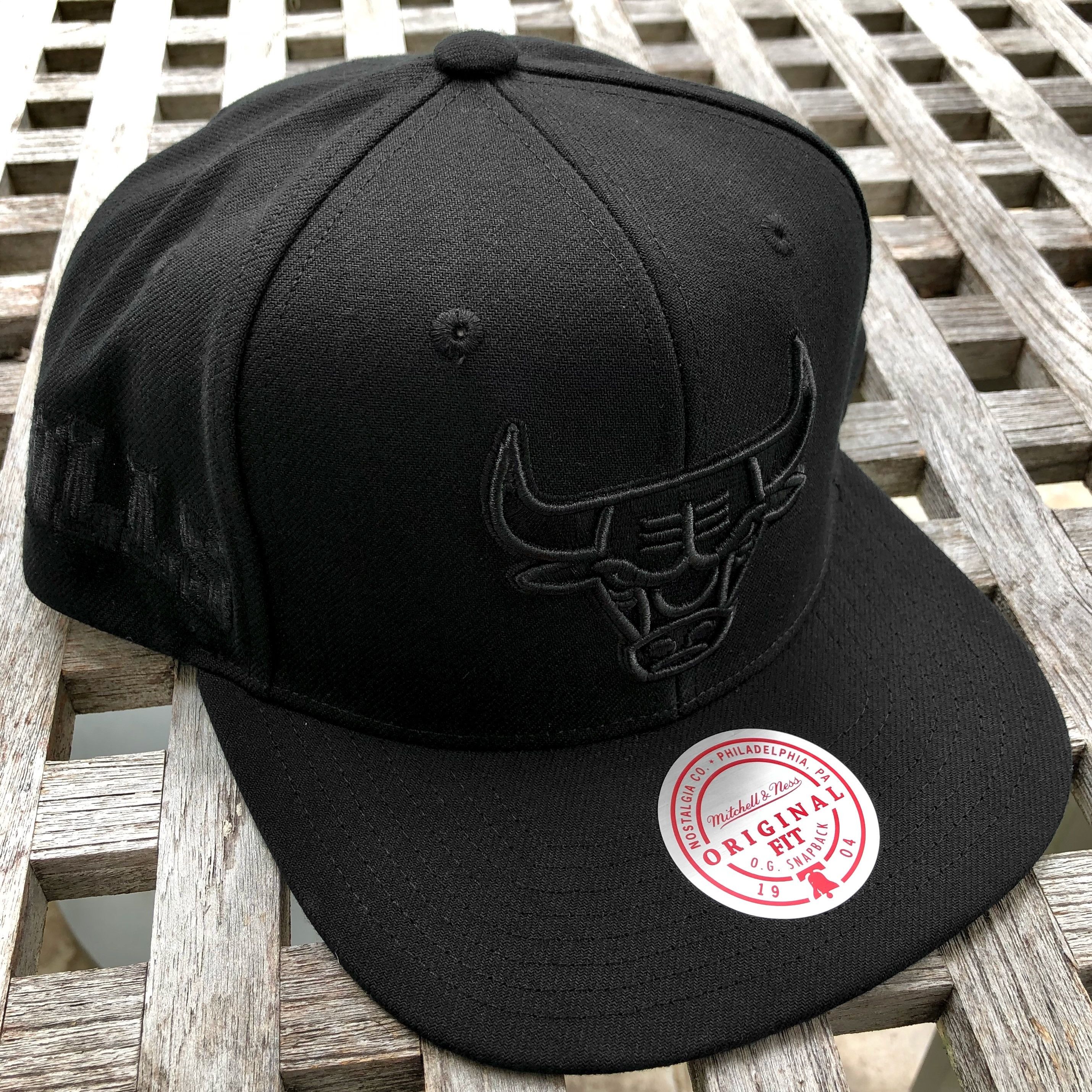 New Era Chicago Bulls Logo Patch Blackout Snapback Hat Size ONE SIZE - 1 Thumbnail