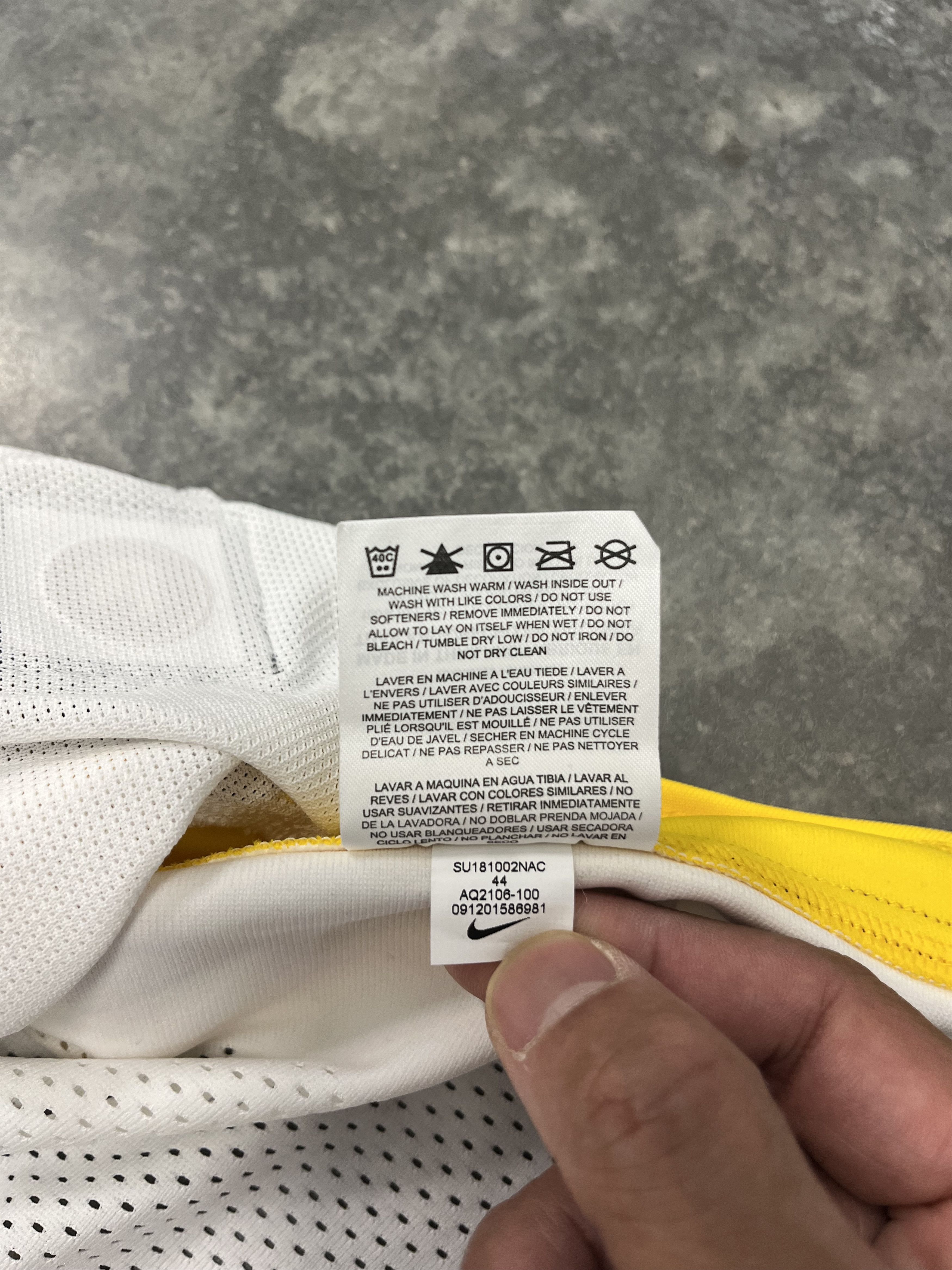 NBA Los Angeles Lakers Kobe Bryant swingman jersey icon edition Size US M / EU 48-50 / 2 - 7 Thumbnail