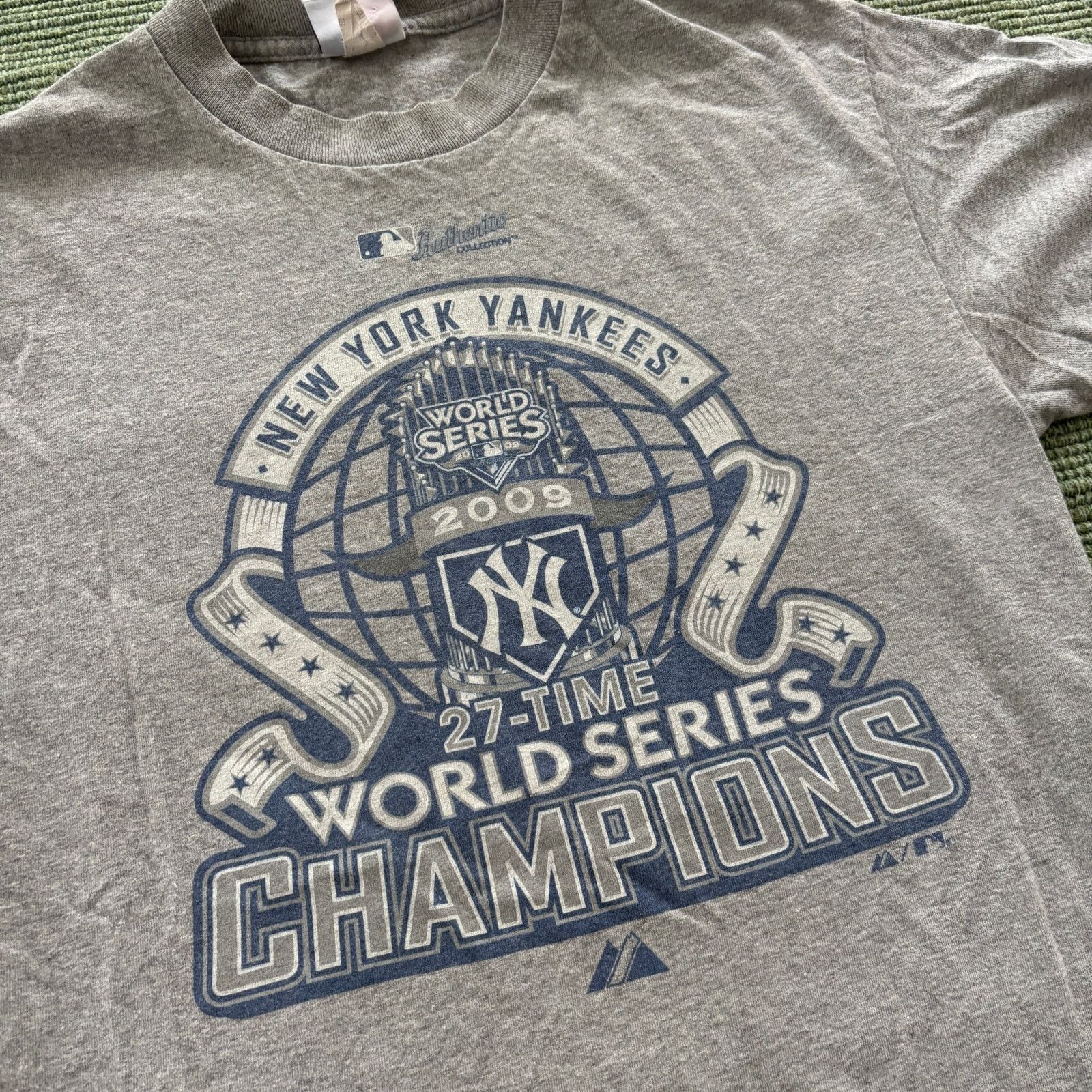 Majestic 2009 New York Yankees World Series Champions Tee Sz M/L Size US M / EU 48-50 / 2 - 3 Thumbnail