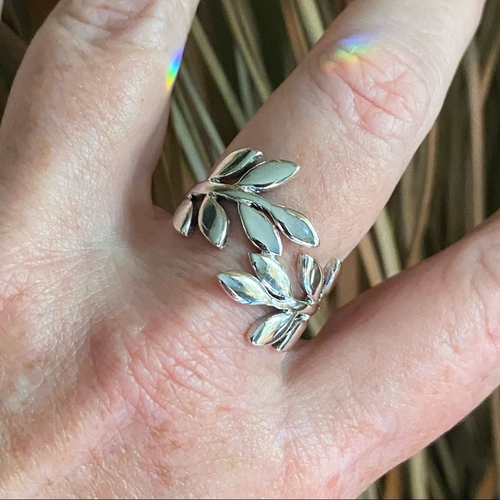 The Unbranded Brand Vines Sterling Silver Leaves Ring Size ONE SIZE - 5 Thumbnail