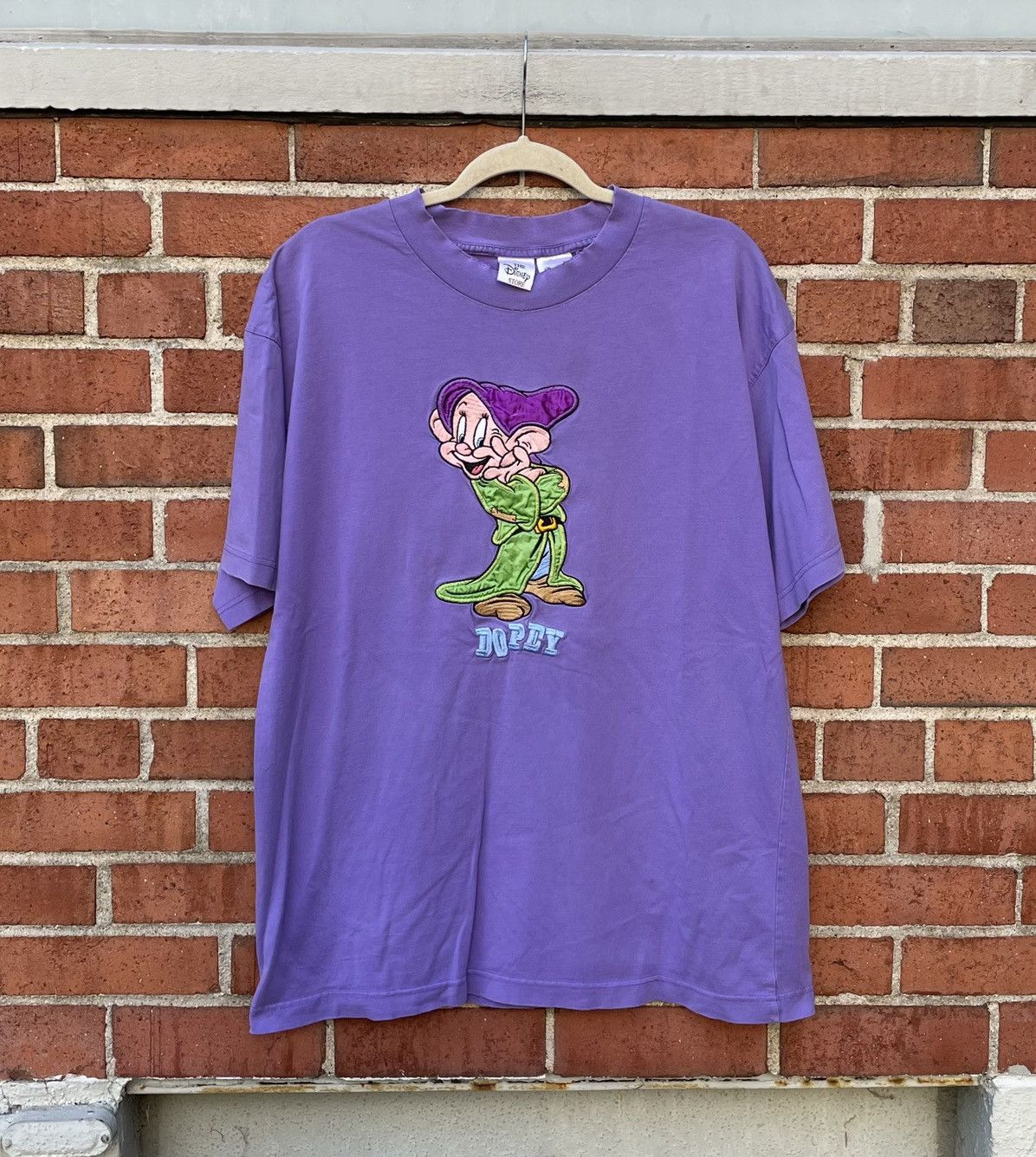 Disney Vintage Disney Store Dopey Embroidered Spellout Tee Size US L / EU 52-54 / 3 - 1 Thumbnail