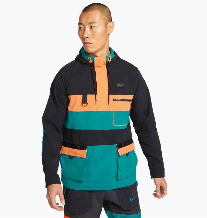 Nike CHELSEA NIKE 2021/2022 WOVEN HOODED FOOTBALL JACKET Size US L / EU 52-54 / 3 - 1 Thumbnail