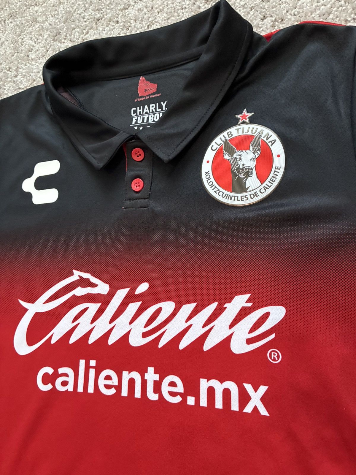 Other 2017/2018 Tijuana Home Kit Size US M / EU 48-50 / 2 - 3 Thumbnail