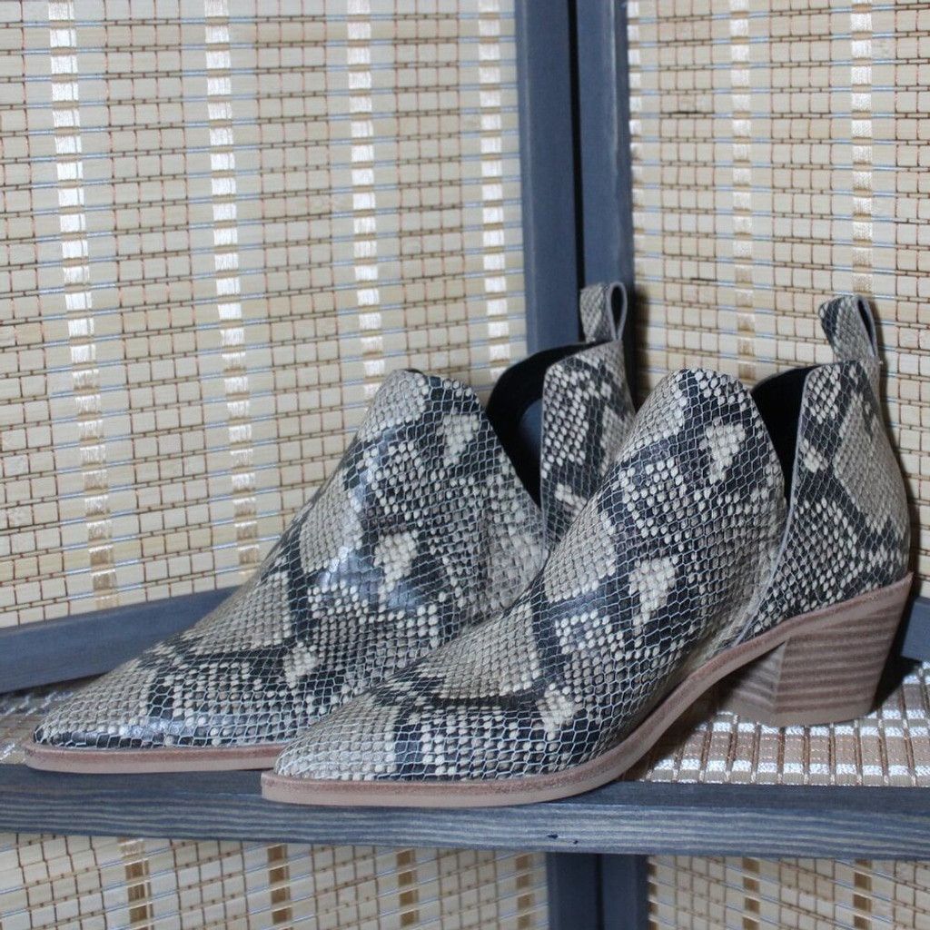 Dolce Vita Dolce Vita Black and Cream Faux Snake Skin Booties NWOB Size US 9 / IT 39 - 5 Thumbnail