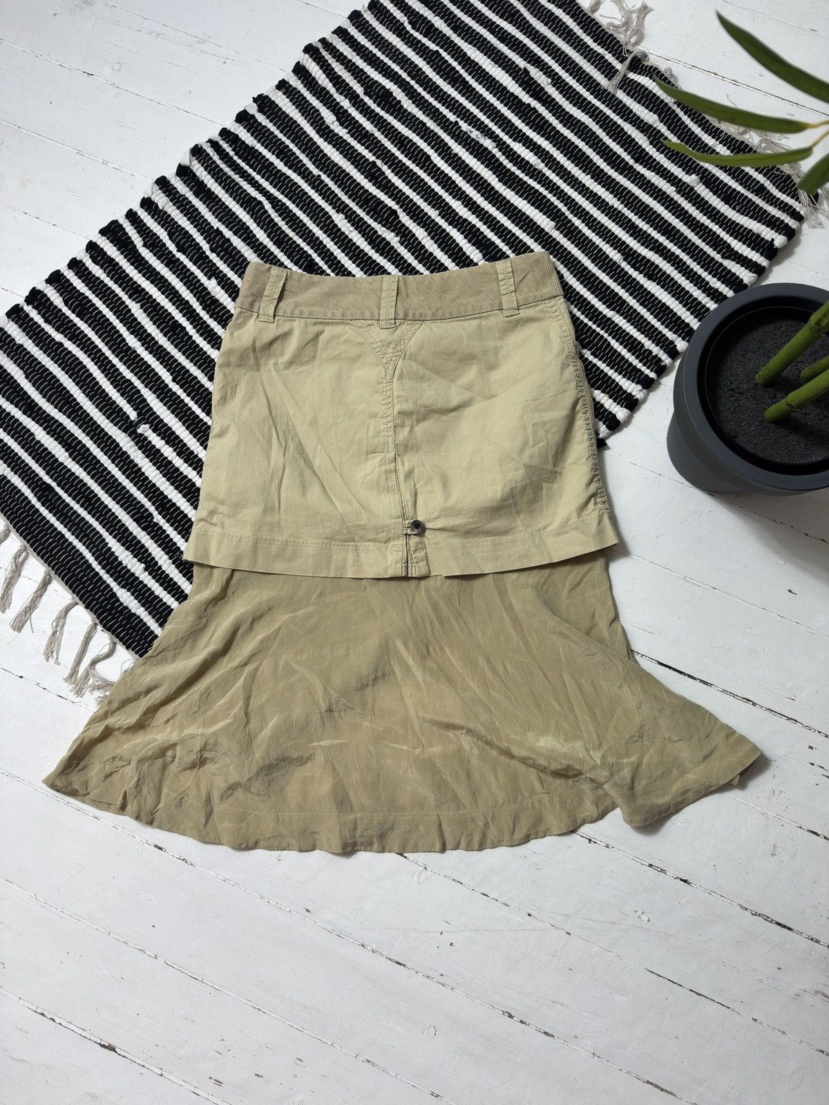 Diesel VINTAGE DIESEL 2000s AVANT GARDE MIDI SKIRT Size 25" / US 0 / IT 36 - 7 Thumbnail