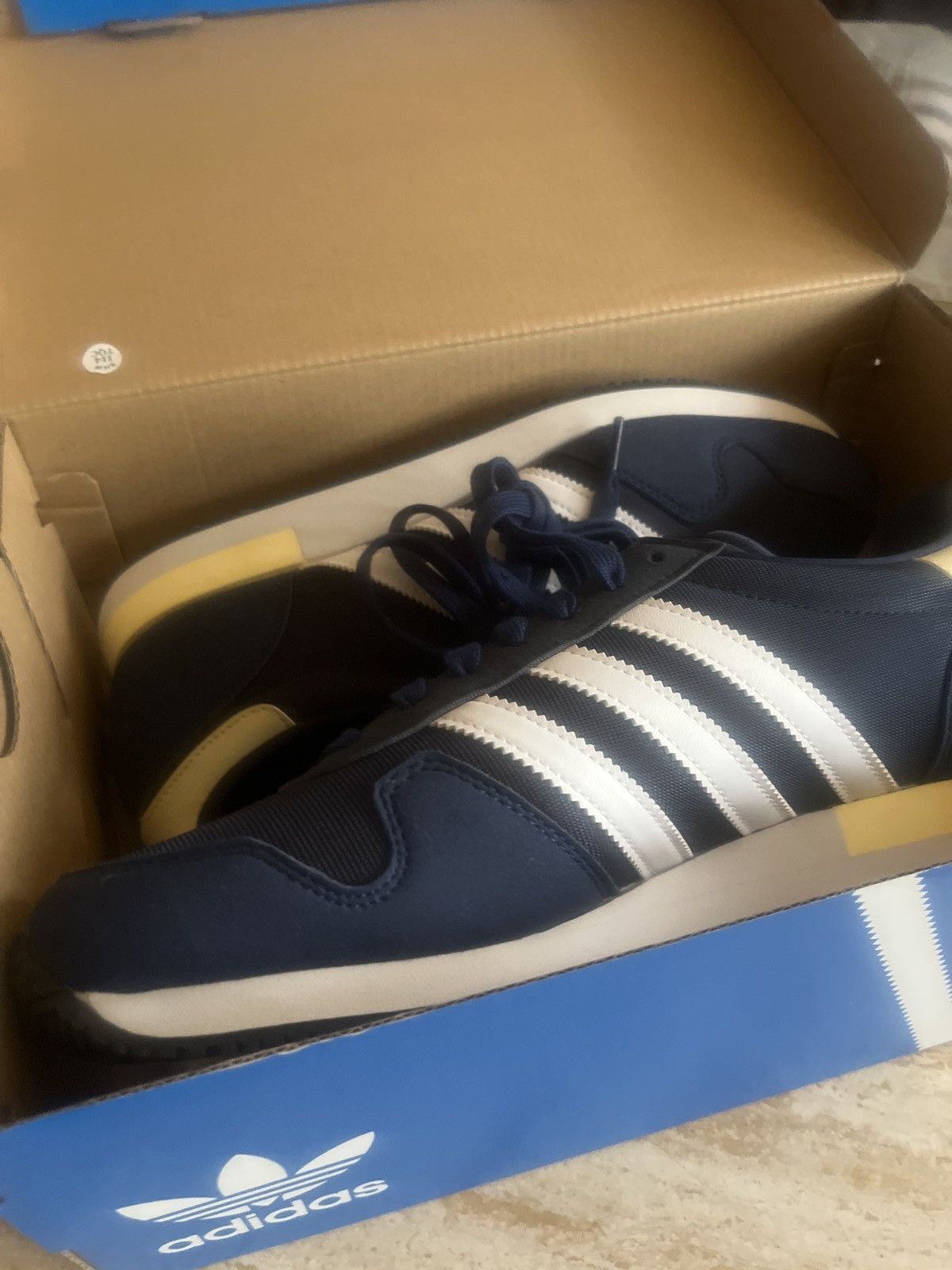 Adidas Adidas USA 84 Size US 10.5 / EU 43-44 - 1 Thumbnail