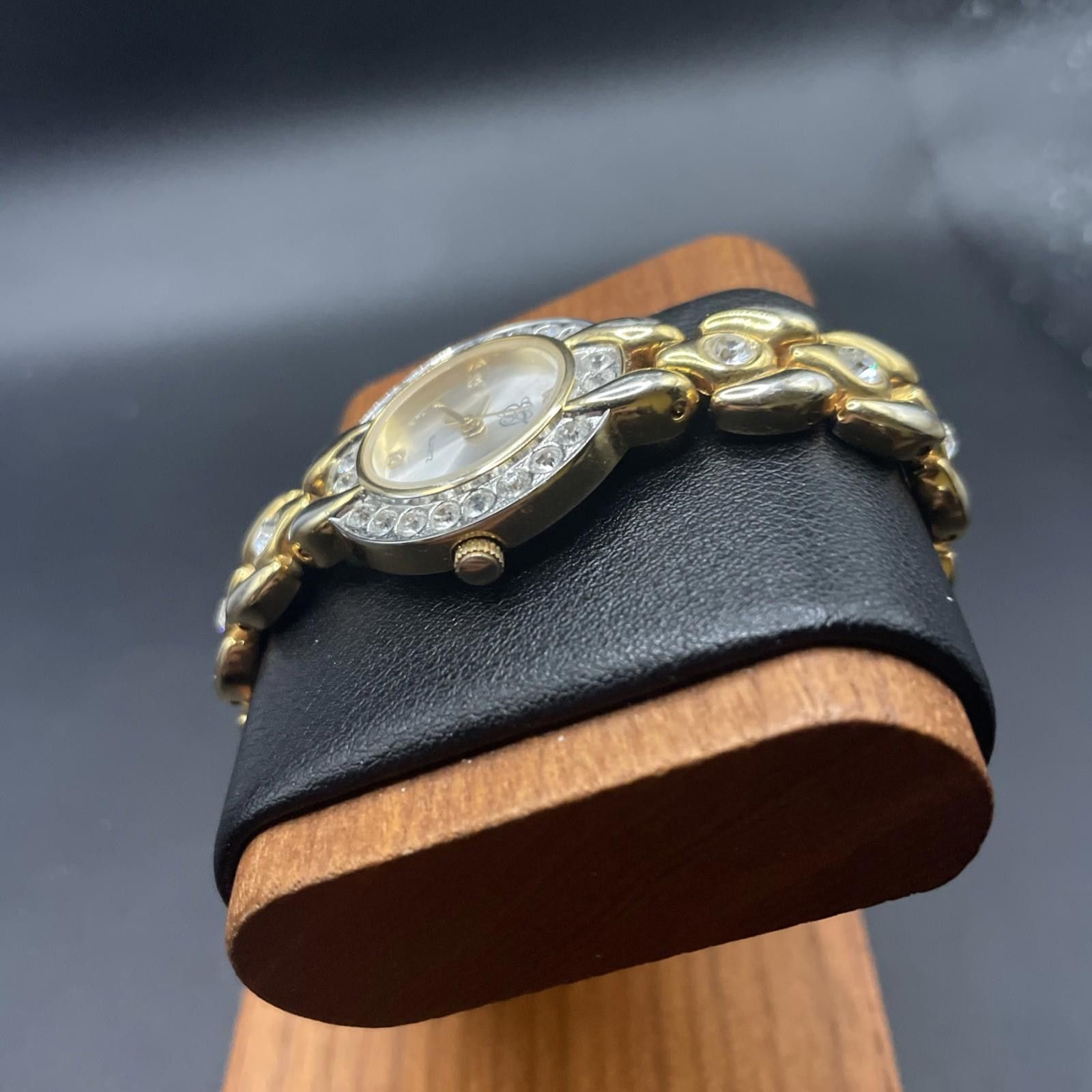 The Unbranded Brand Elizabeth Taylor Women's Gold-Tone Crystal Dial New Battery Size ONE SIZE - 3 Thumbnail