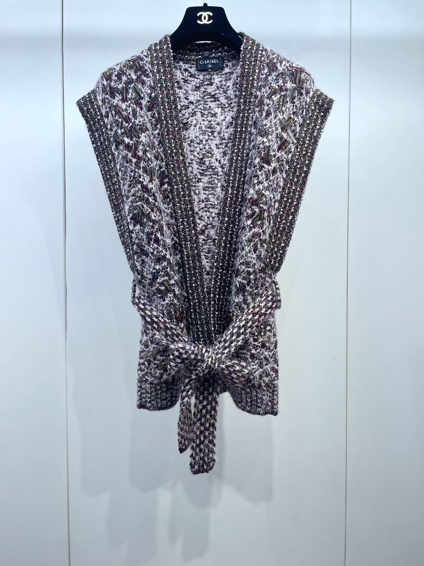 Chanel Chanel 25A Sequin Cashmere Knit Vest Size XXS / US 00 / IT 34 - 1 Thumbnail
