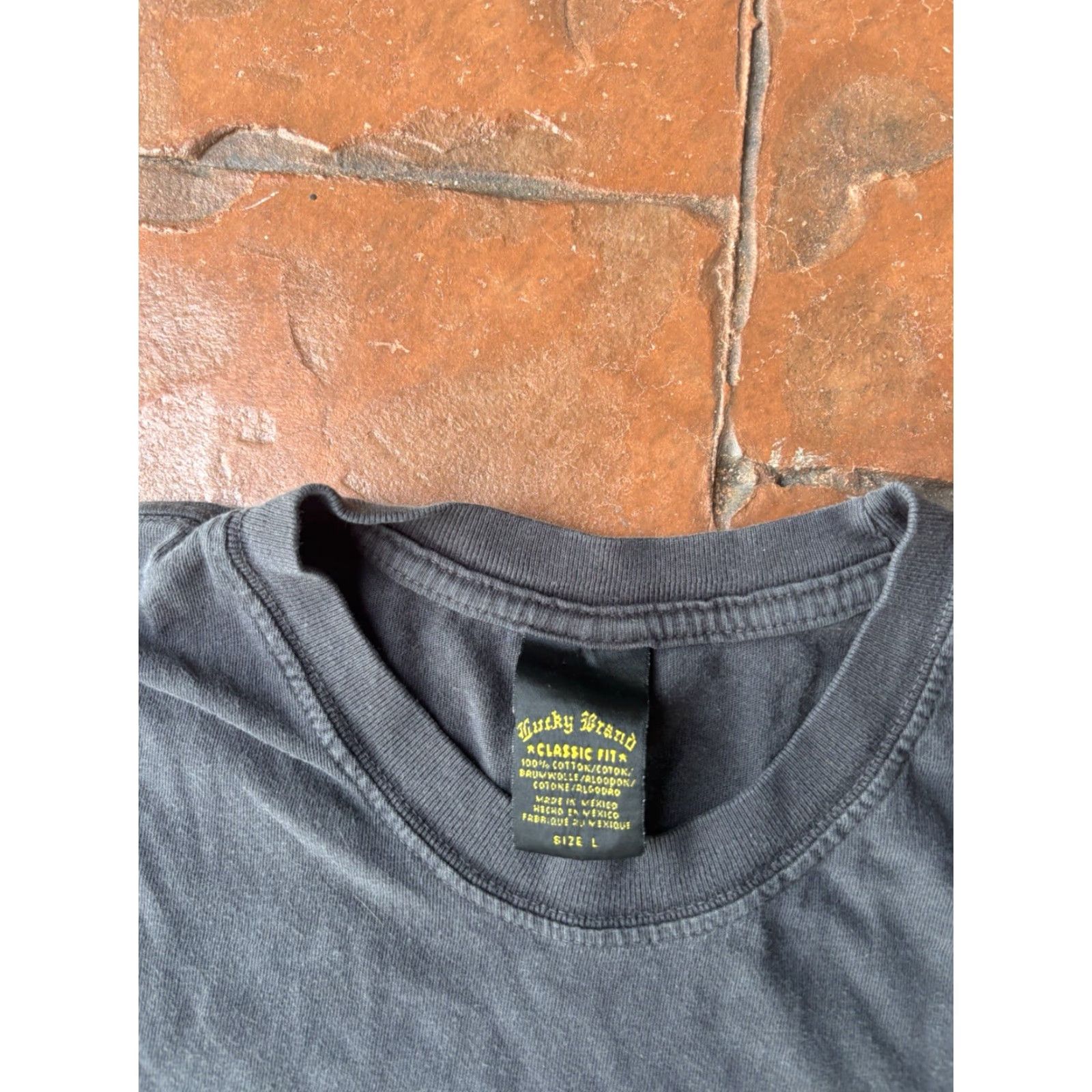 Lucky Brand VINTAGE Lucky Brand Eagles Los Angeles T-Shirt Large Black Canvas Crew Neck Short Sleeve Mens 90s Graphic Print Size US L / EU 52-54 / 3 - 2 Thumbnail