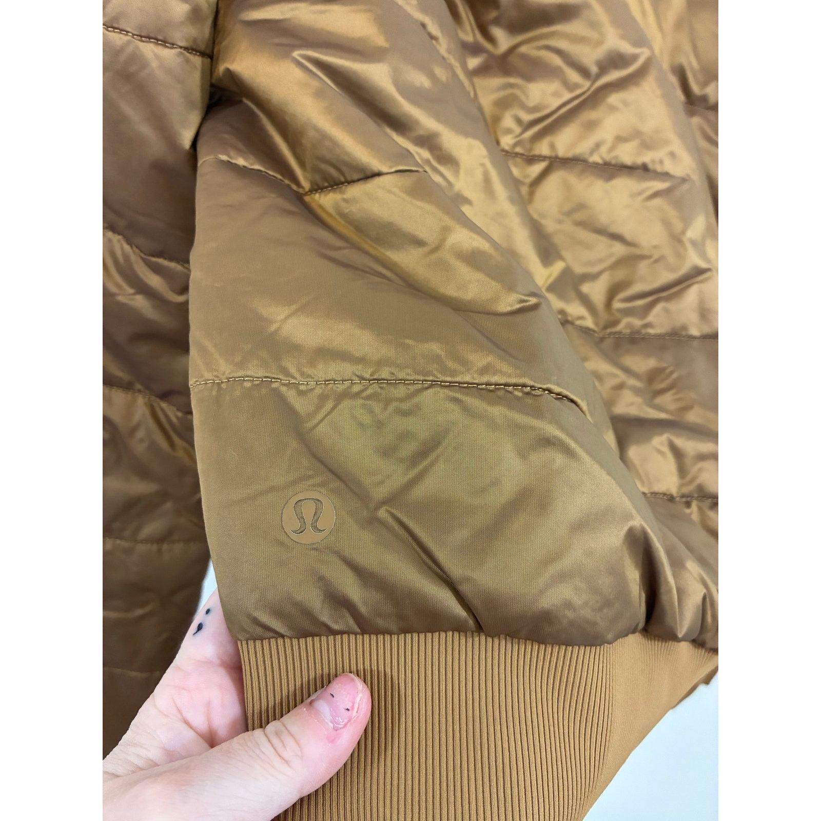Lululemon Lululemon Reversible Non-Stop Bomber Jacket Women’s S Gold Size S / US 4 / IT 40 - 4 Thumbnail
