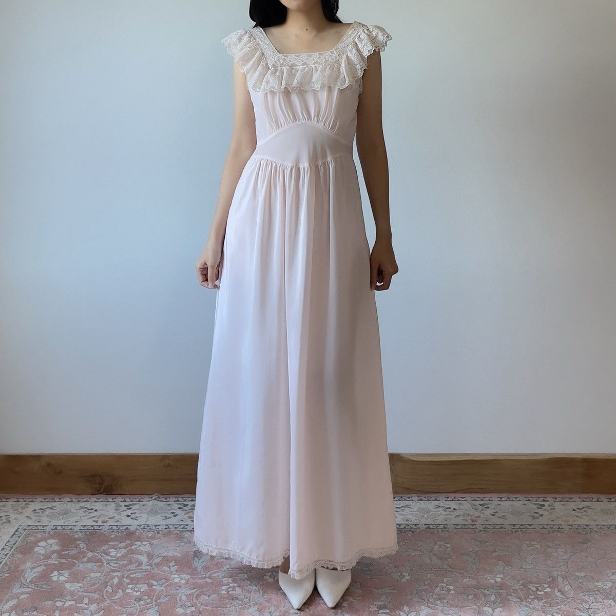 Vintage Vintage 1970s Pale Pink Ruffle Lace Nightgown (M) Size M / US 6-8 / IT 42-44 - 5 Thumbnail