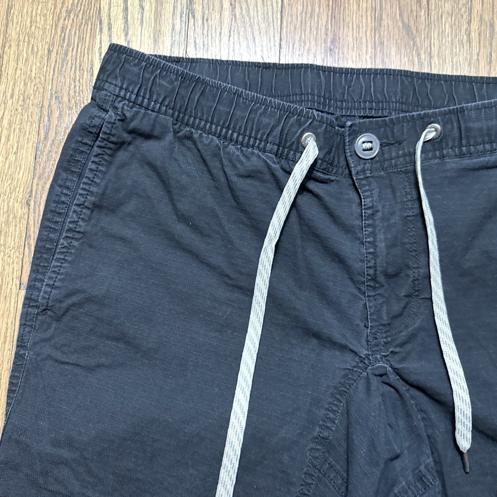 Vuori Vuori Pants Men M Black Duraterrra Climber Ripstop Joggers Tapered Inseam 31in Athleisure Breathable Hiking Regular Style Jogger Pants Size US 31 - 3 Thumbnail