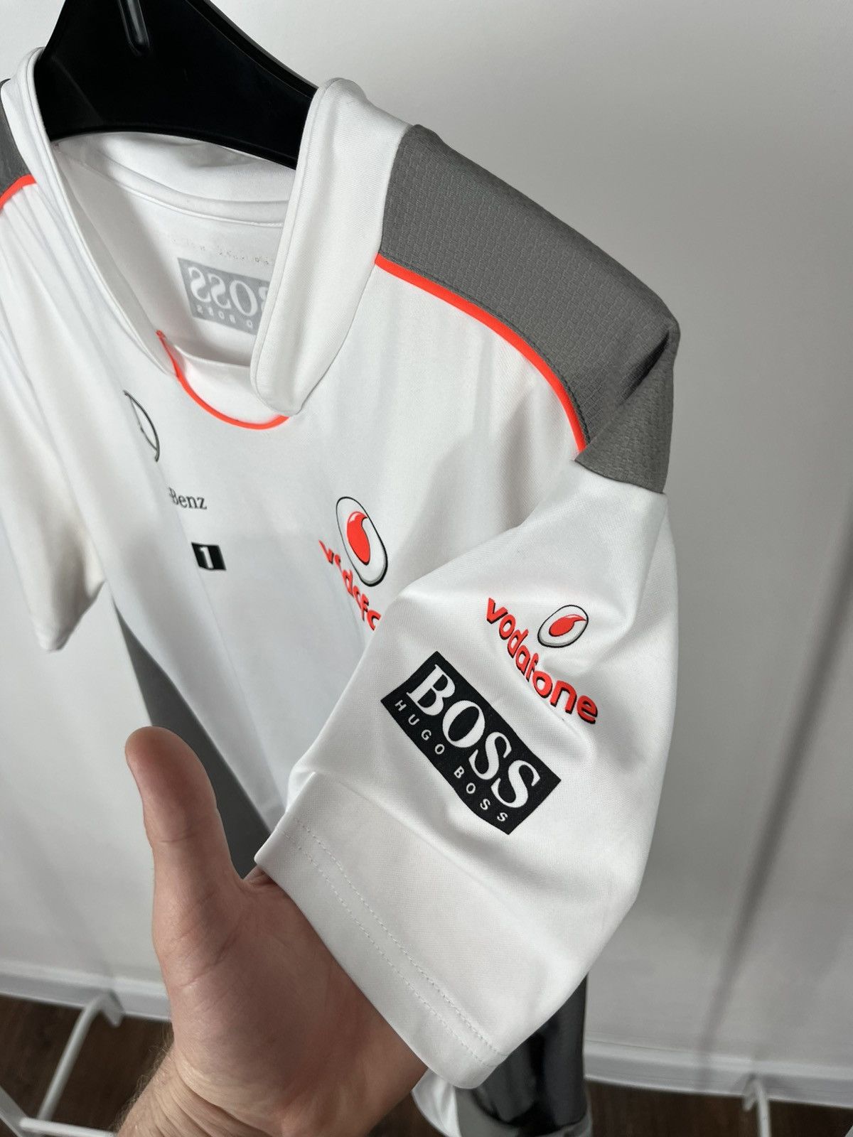 Mercedes-Benz Hugo Boss McLaren Mercedes Vodafone F1 Team Shirt Racing Tee Size US L / EU 52-54 / 3 - 13 Thumbnail