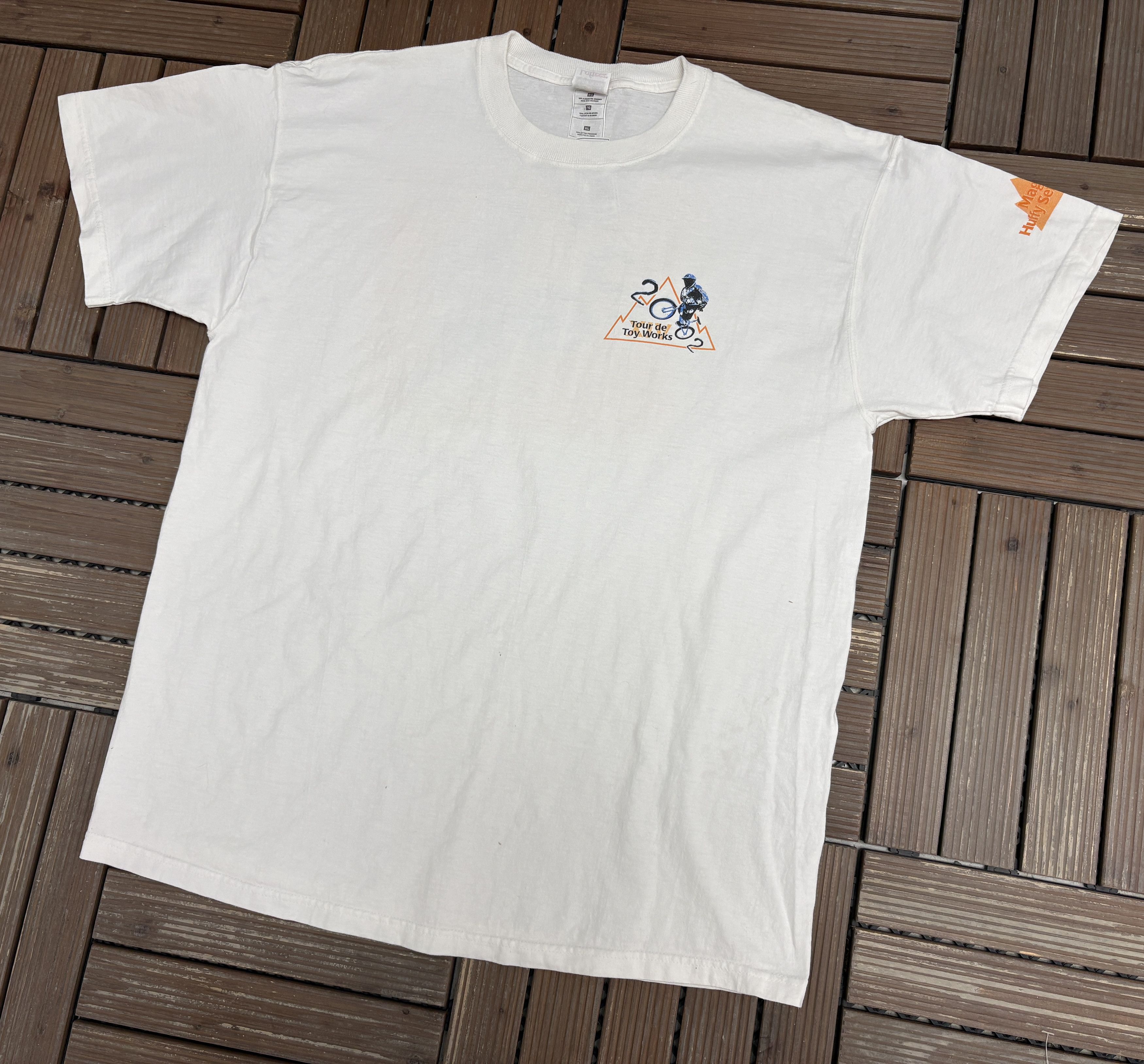 Vintage Tour De Toy Works 2002 Vintage White T-Shirt Tee Size US XL / EU 56 / 4 - 5 Thumbnail