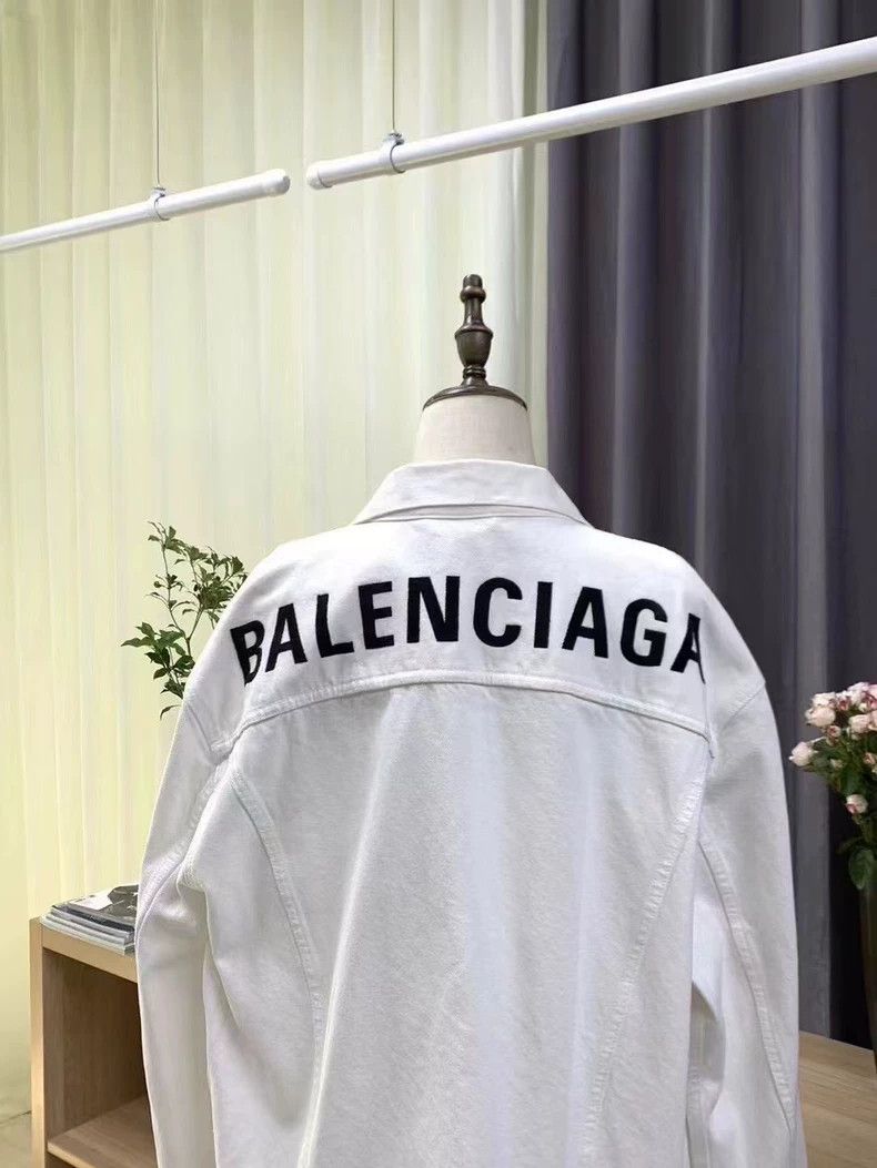 Balenciaga Balenciaga size 48 Back logo denim jacket jacket Size US M / EU 48-50 / 2 - 5 Thumbnail