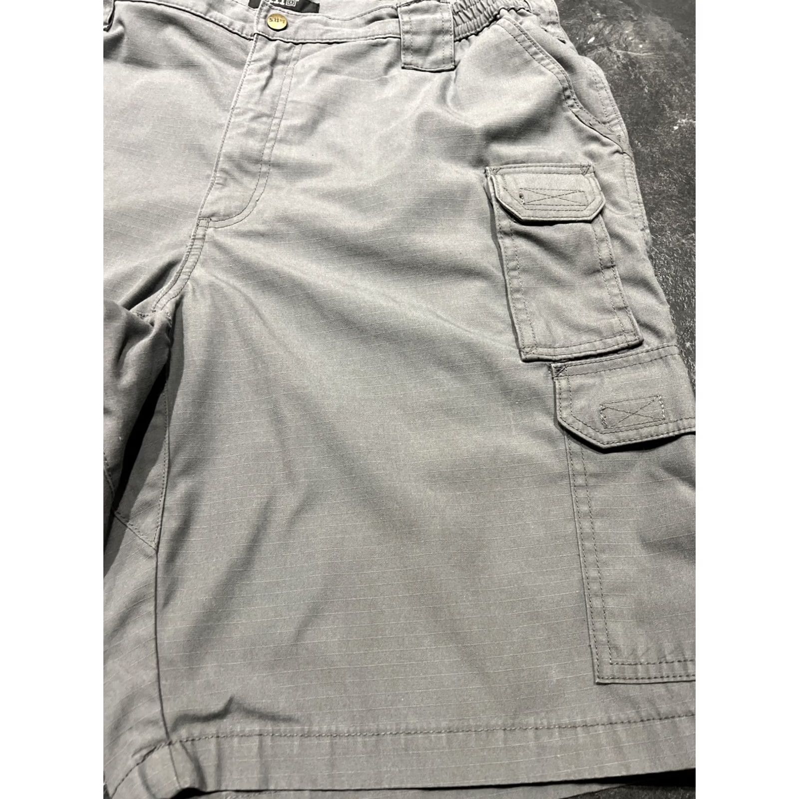 Vintage 5.11 Tactical Shorts Men’s 40 Gray Cargo Rip Stop Canvas Style Work Cloth Solid Mens Casual Travel Size US 40 / EU 56 - 3 Thumbnail