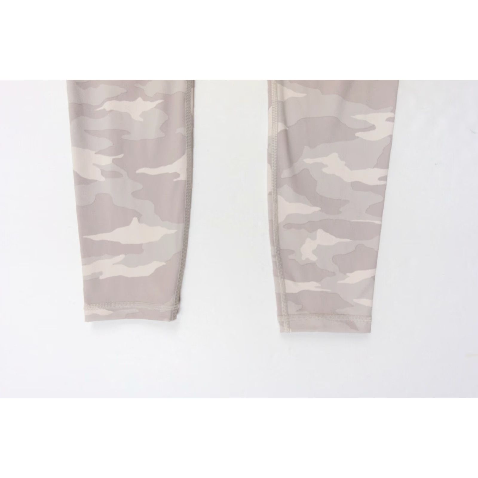 Athleta VINTAGE Athleta Leggings Womens Small Gray Camouflage 7/8 Activewear pants Elation Camo Size 28" / US 6 / IT 42 - 3 Thumbnail