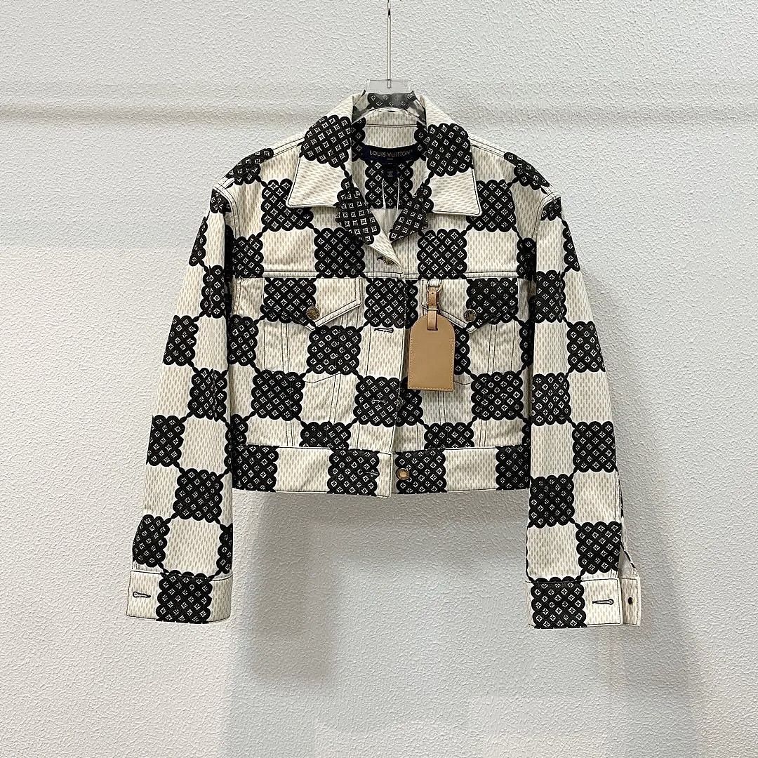 Louis Vuitton Louis Vuitton Damier Logo Print Jacket Size 36 Size XS / US 0-2 / IT 36-38 - 1 Thumbnail