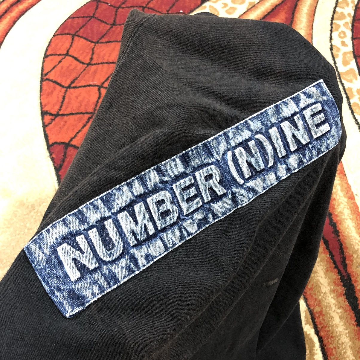 Number (N)ine Vintage NUMBER (N)INE Patch Denim Logo Rare T Shirt Size US L / EU 52-54 / 3 - 1 Thumbnail