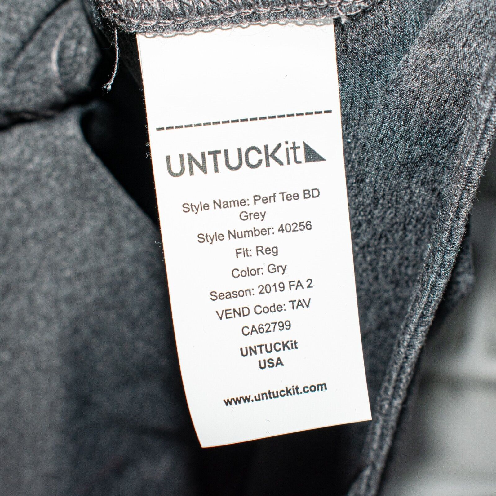 UNTUCKit UNTUCKit Men's Perfect Tee Button Down Shirt Gray Polyester Size US M / EU 48-50 / 2 - 6 Thumbnail