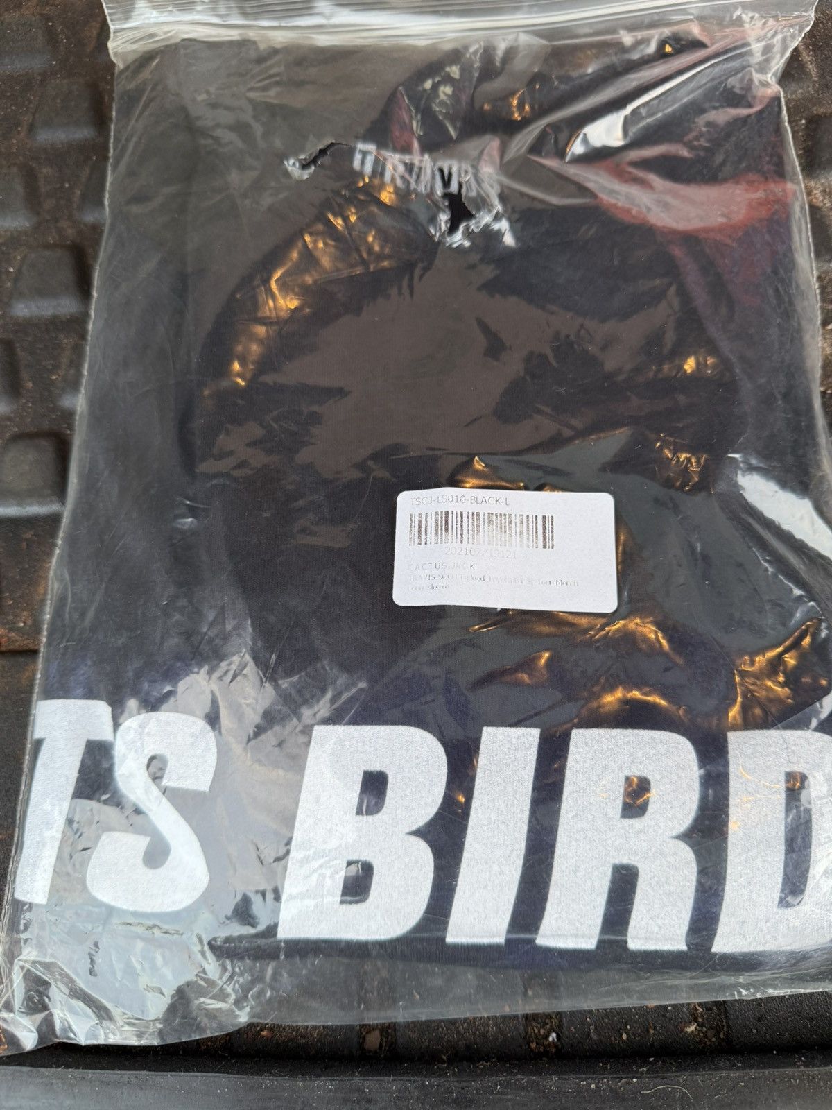 Travis Scott Cactus Jack Travis Scott l/s tee LARGE tshirt TS Birds Hood Size US L / EU 52-54 / 3 - 13 Thumbnail