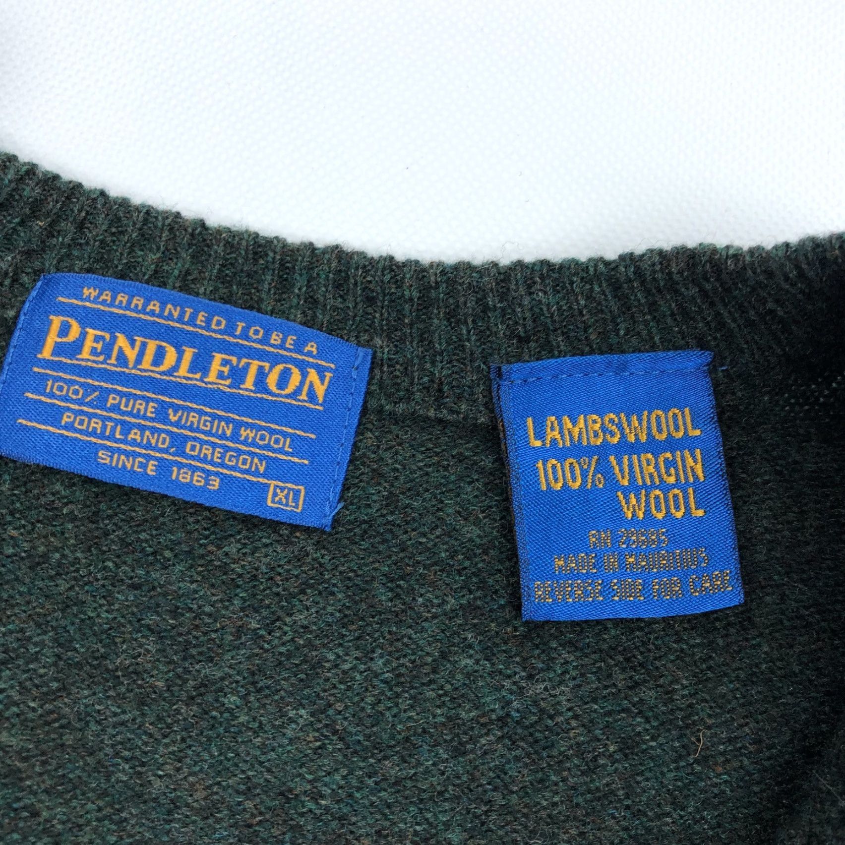Pendleton Pendleton V-Neck Sweater Dark Green XL Men Pullover Lambswool 100 Virgin Wool Ribbed Cuffs Hem Dry Clean Only 100% Lambswool Solid Knit Style Size US XL / EU 56 / 4 - 3 Thumbnail