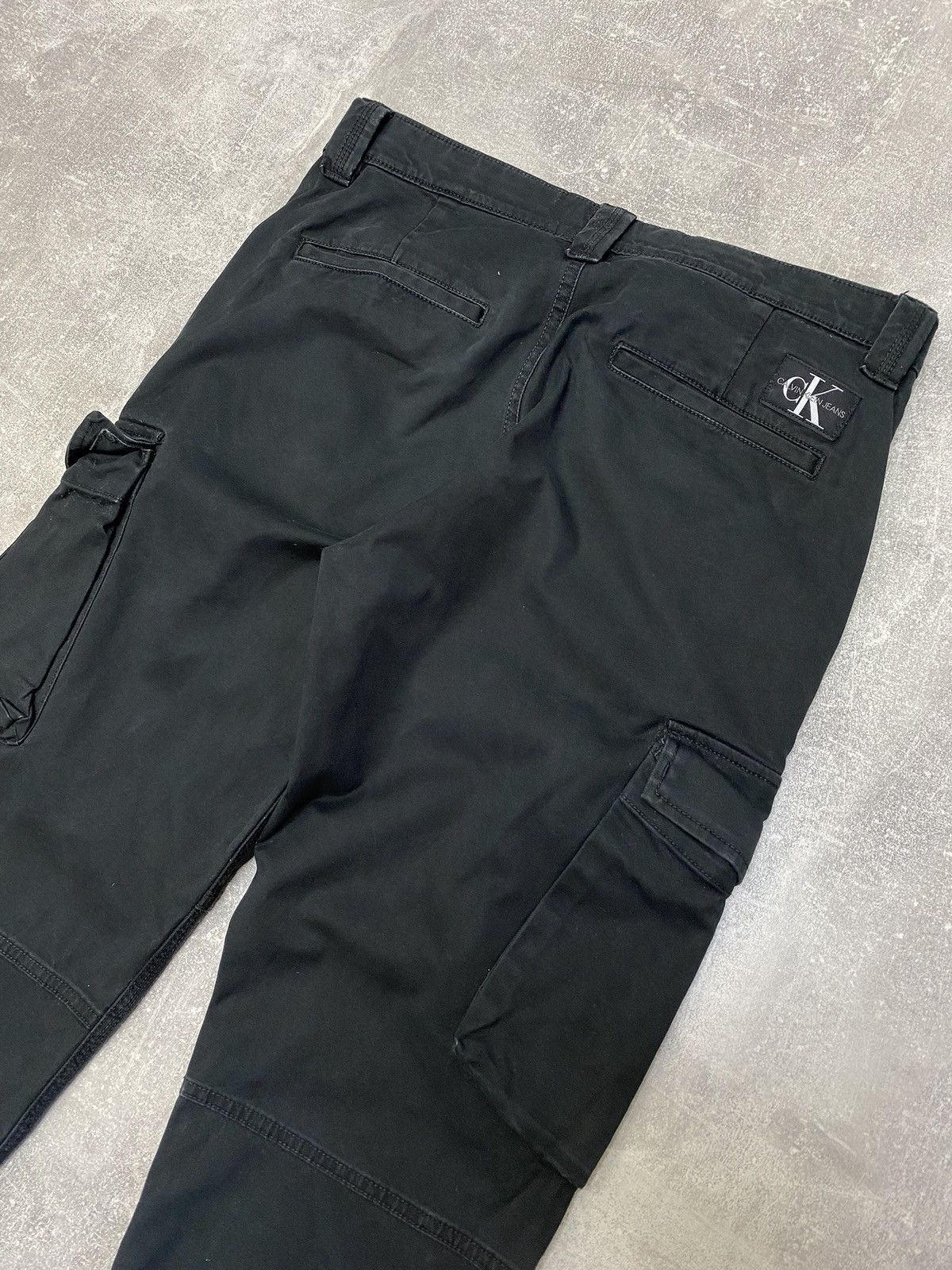 Calvin Klein × Japanese Brand × Vintage Cargo Calvin Klein Pants Pockets Trousers Black Size US 31 - 19 Thumbnail