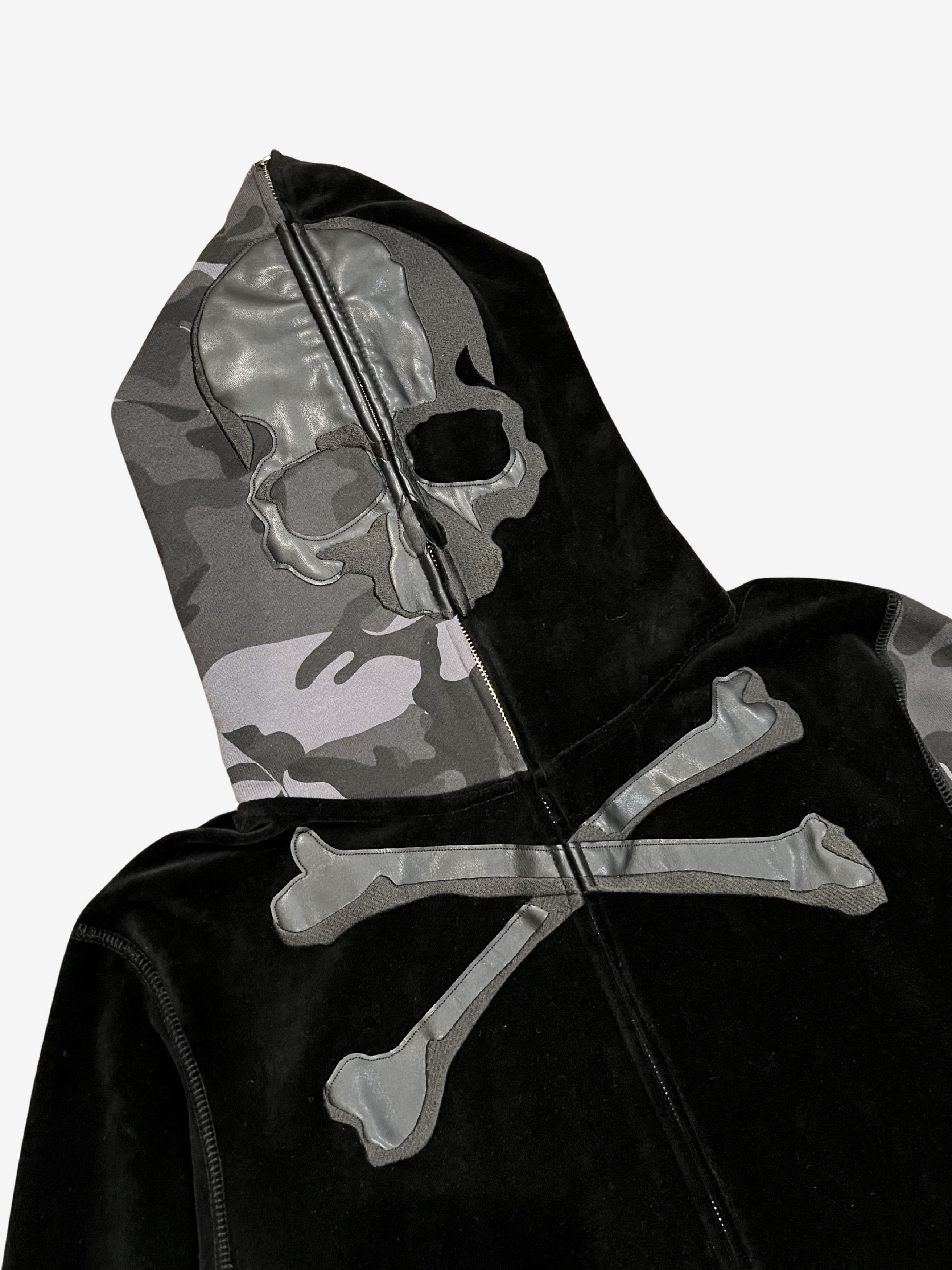 Bape × Mastermind Japan A Bathing Ape x Mastermind Japan Skull Full Zip Shark Hoodie Size US L / EU 52-54 / 3 - 3 Thumbnail
