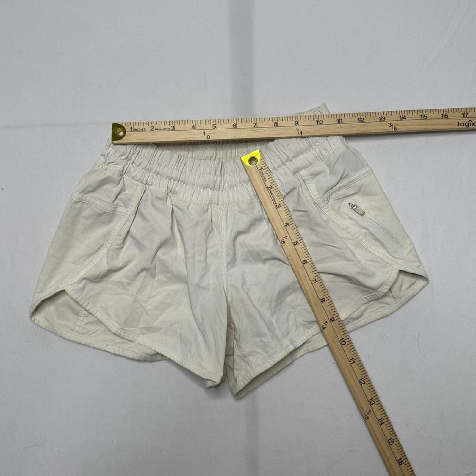 Lululemon Lululemon White Shorts Size 4 Size 27" / US 4 / IT 40 - 4 Thumbnail