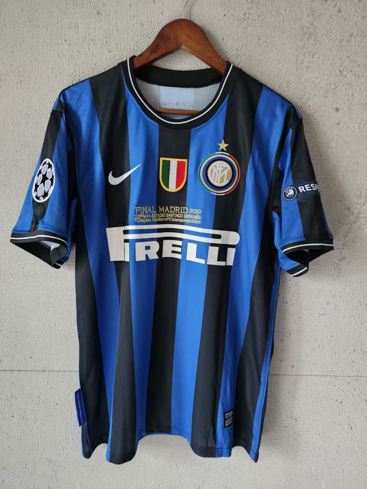Nike Diego Milito Jersey 2010 Inter Milan Size US XL / EU 56 / 4 - 2 Thumbnail