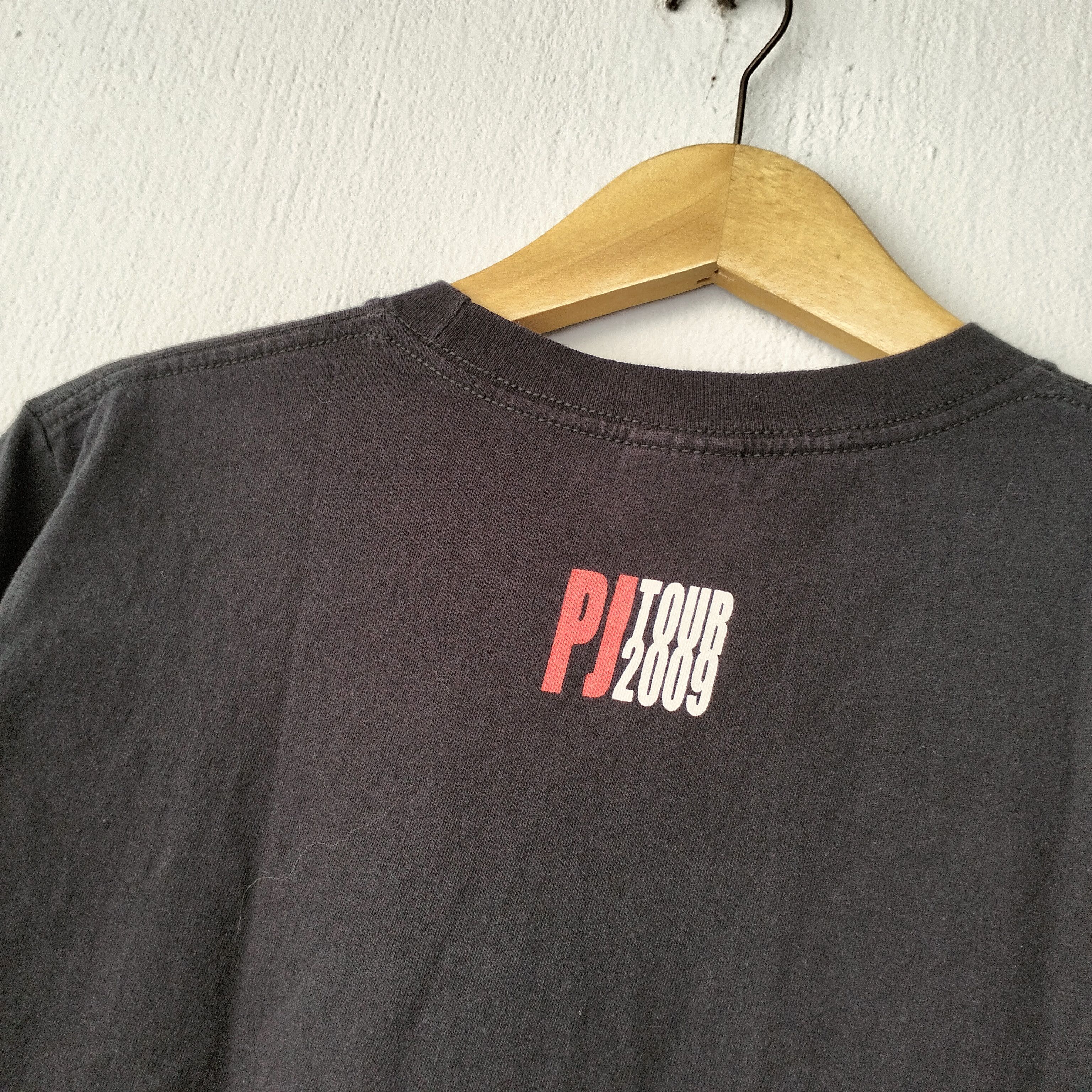 Band Tees PEARLJAM TOUR CHICAGO 2009 Size US S / EU 44-46 / 1 - 5 Thumbnail
