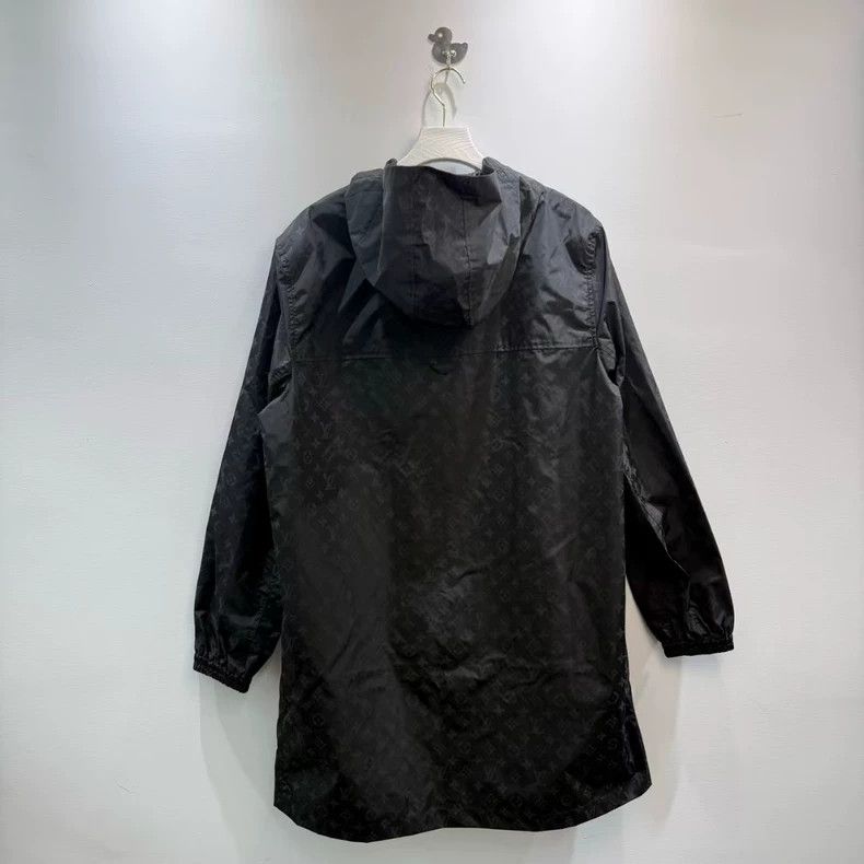Louis Vuitton Louis Vuitton Dark Embossed Full Logo Jacket Size US L / EU 52-54 / 3 - 4 Thumbnail