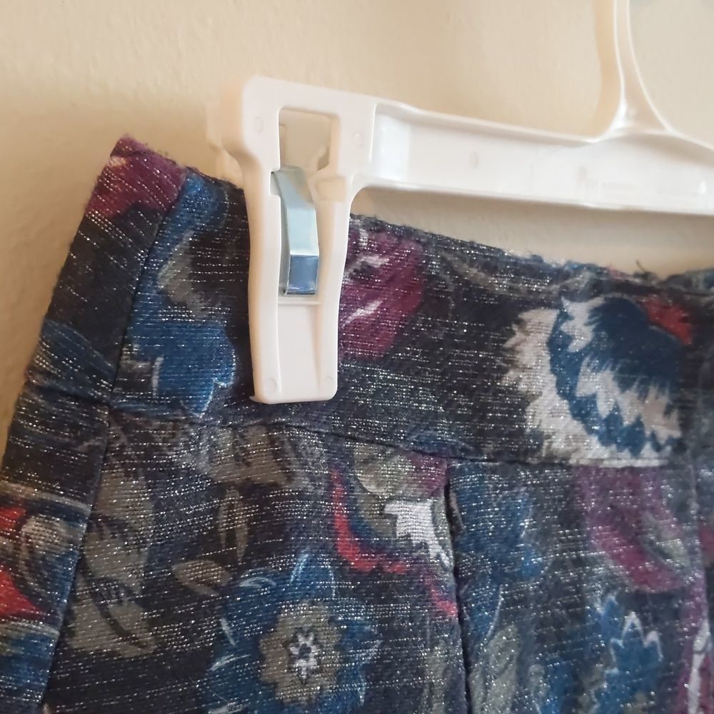 Loft LOFT Outlet Floral Pleated Skirt Size 4 Navy Blue Gold Threading Back Zip Size 27" / US 4 / IT 40 - 9 Thumbnail