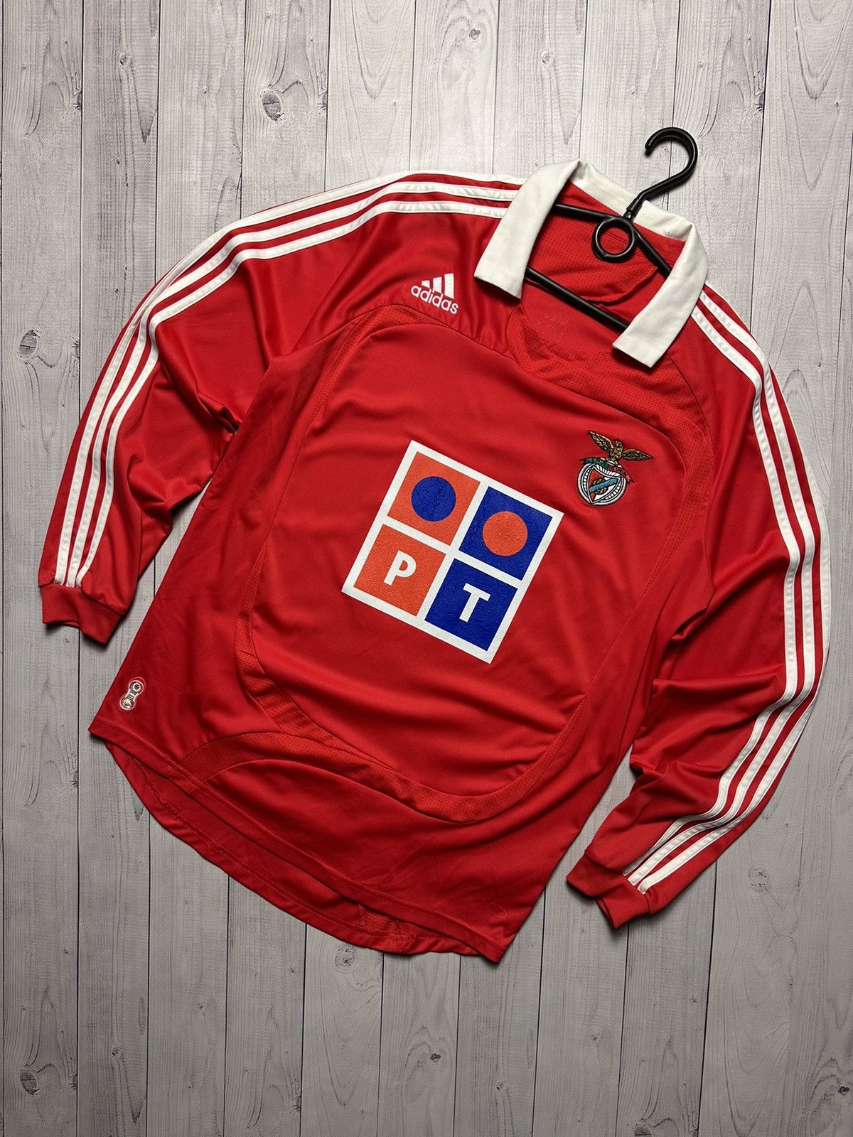 Adidas × Vintage Vintage adidas Benfica soccer jersey size M long sleeve Size US M / EU 48-50 / 2 - 1 Thumbnail