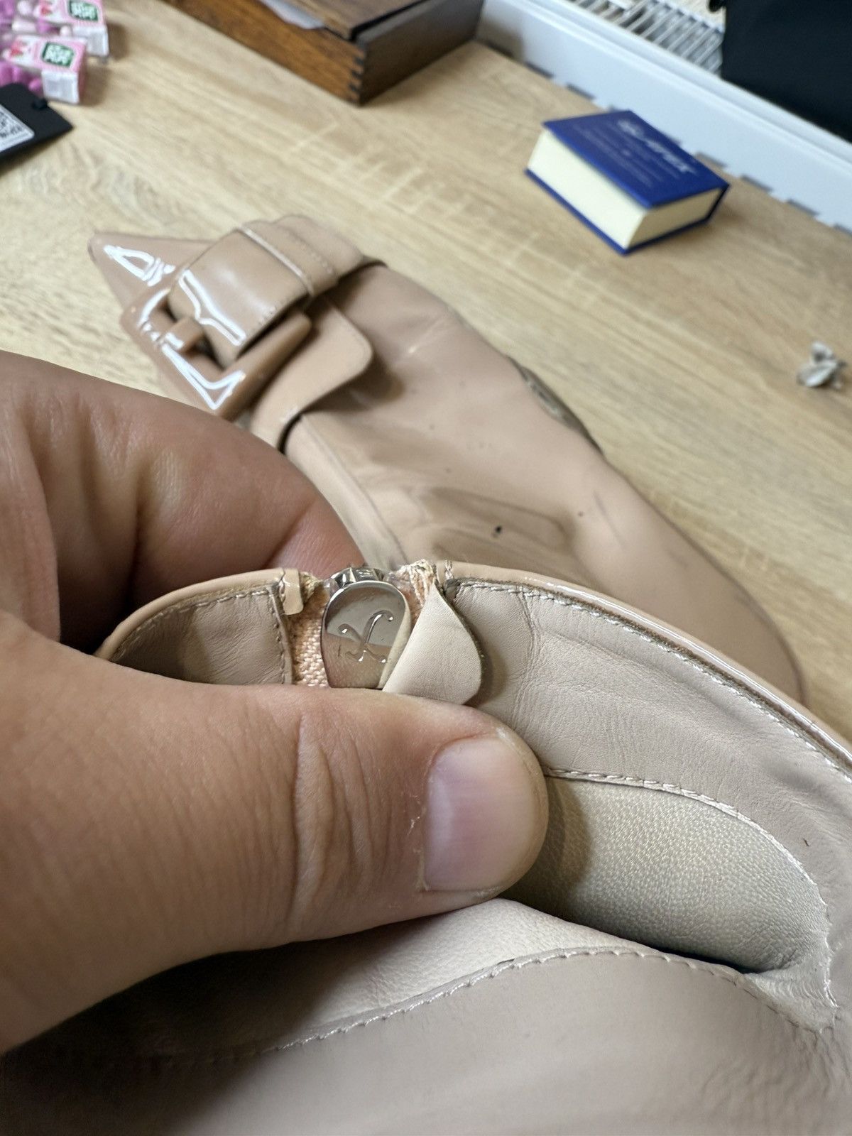 No. 21 Very nice Size US 7 / IT 37 - 10 Thumbnail