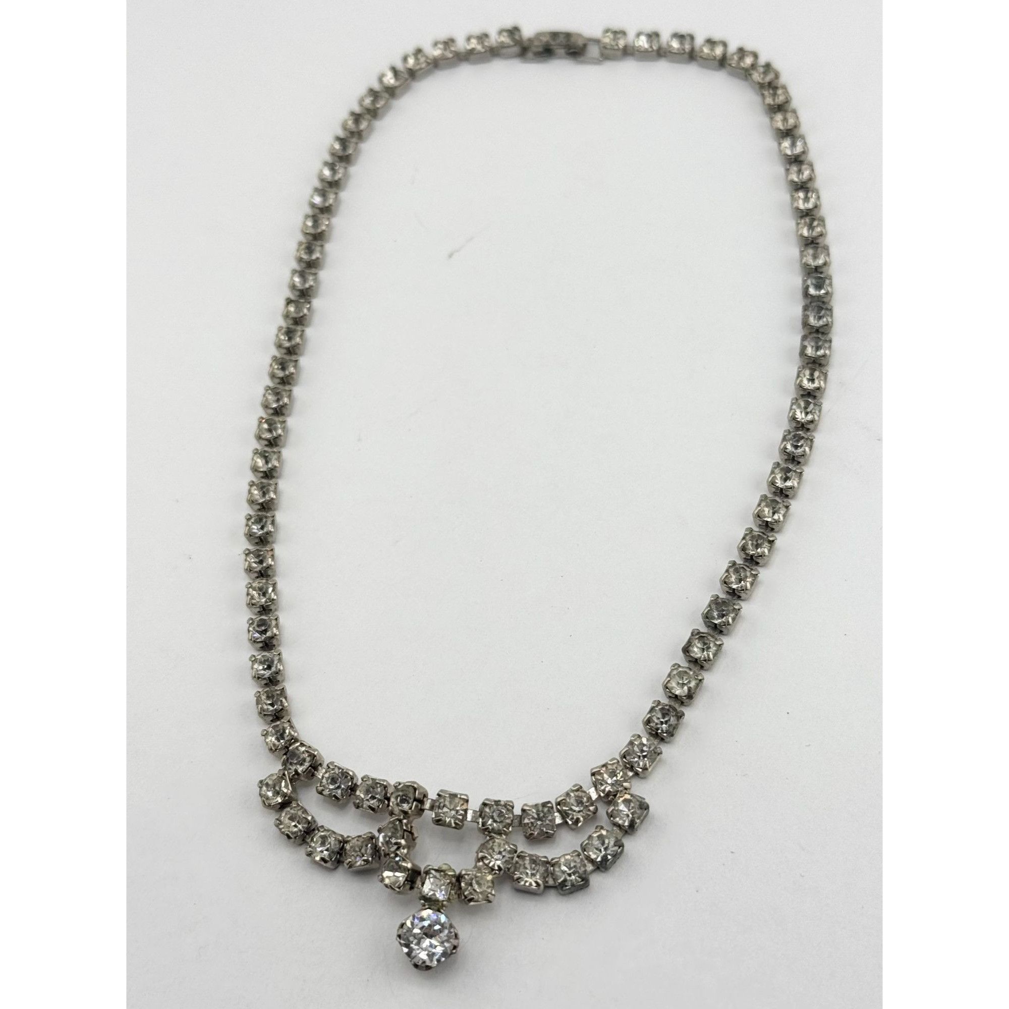 Vintage Vintage jewelry fashions glass rhinestone bow necklace Size ONE SIZE - 3 Thumbnail