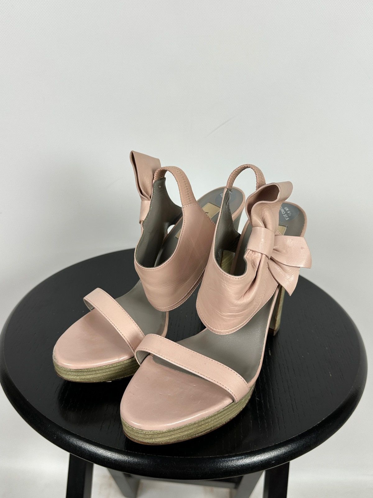 Valentino Valentino Garavani Pink Leather Bow Heel Sandals Platform Size US 7.5 / IT 37.5 - 7 Thumbnail