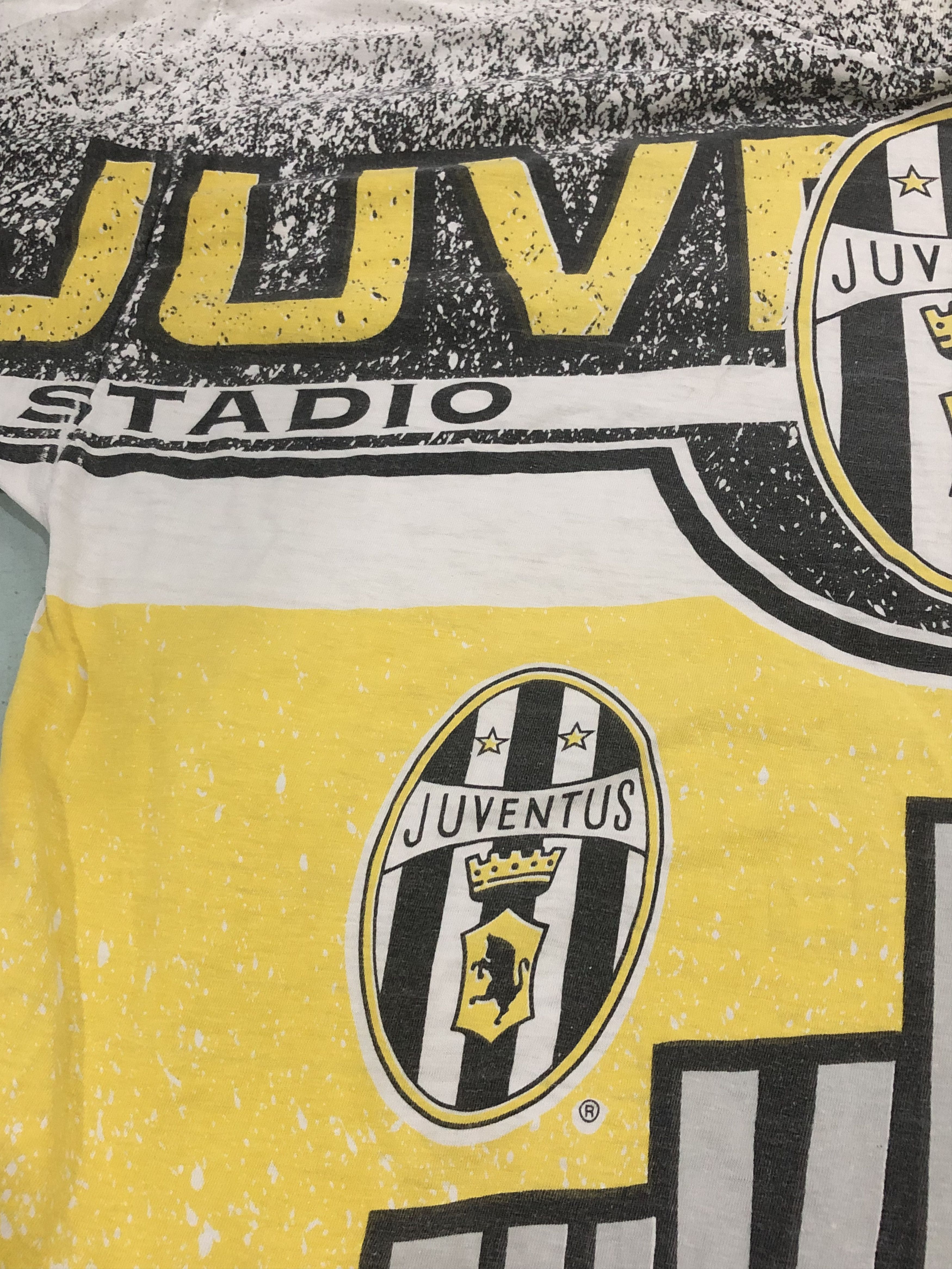 Vintage Vintage Rare Worn 90s Juventus Fullprint T-shirts Size US XL / EU 56 / 4 - 3 Thumbnail