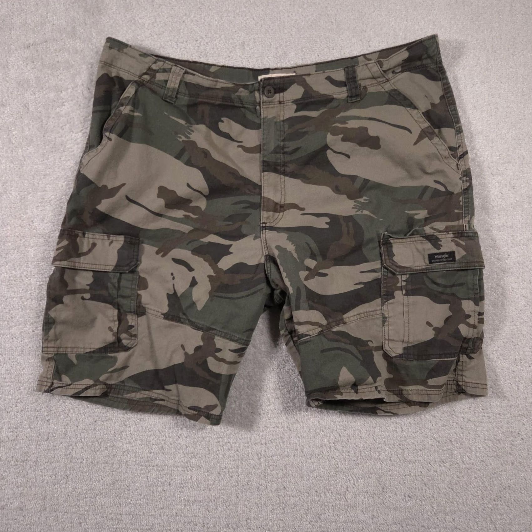 Wrangler Wrangler Cargo Shorts Mens 42 Green Camouflage Relaxed Fit 10 Inseam Utility Cargo Pockets Front Zip Front Flat Front Casual Outdoor Army Army Mens Size US 42 / EU 58 - 2 Thumbnail