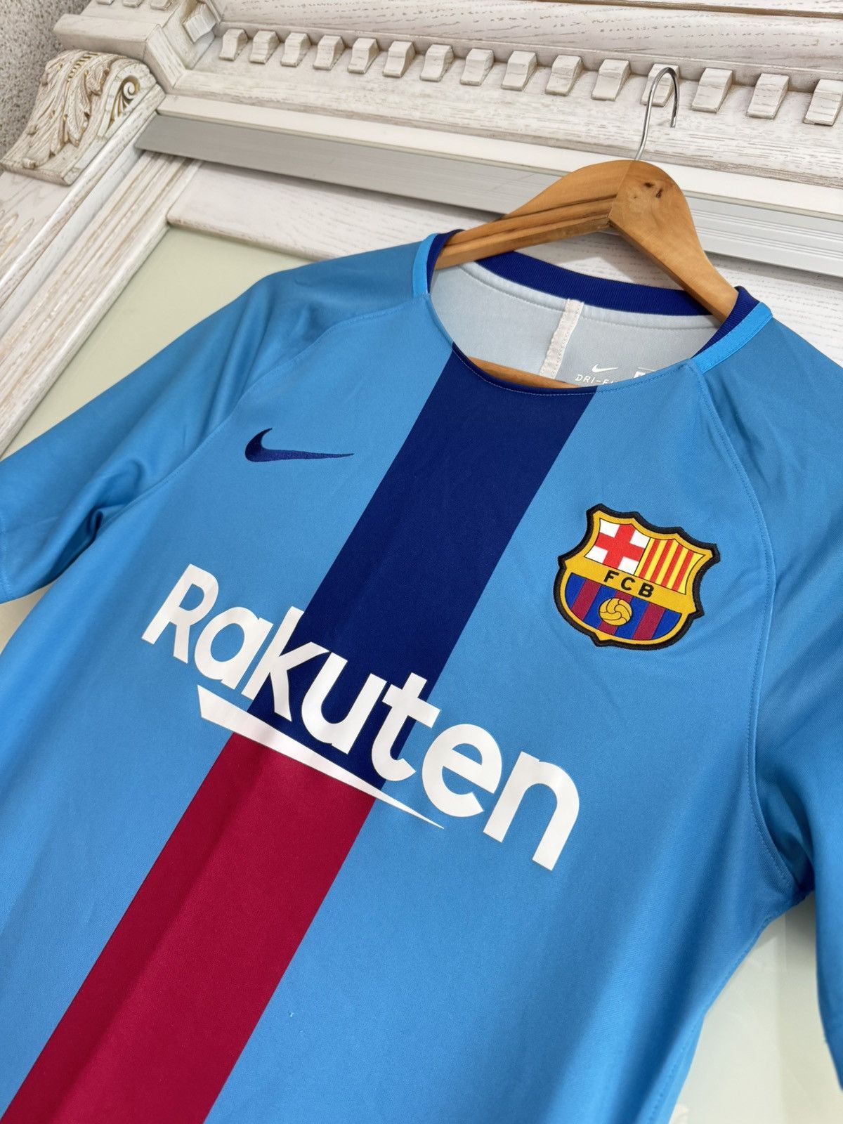 Nike Barcelona 2019-2020 Nike Soccer Jersey Football Kit Shirt Size US S / EU 44-46 / 1 - 7 Thumbnail